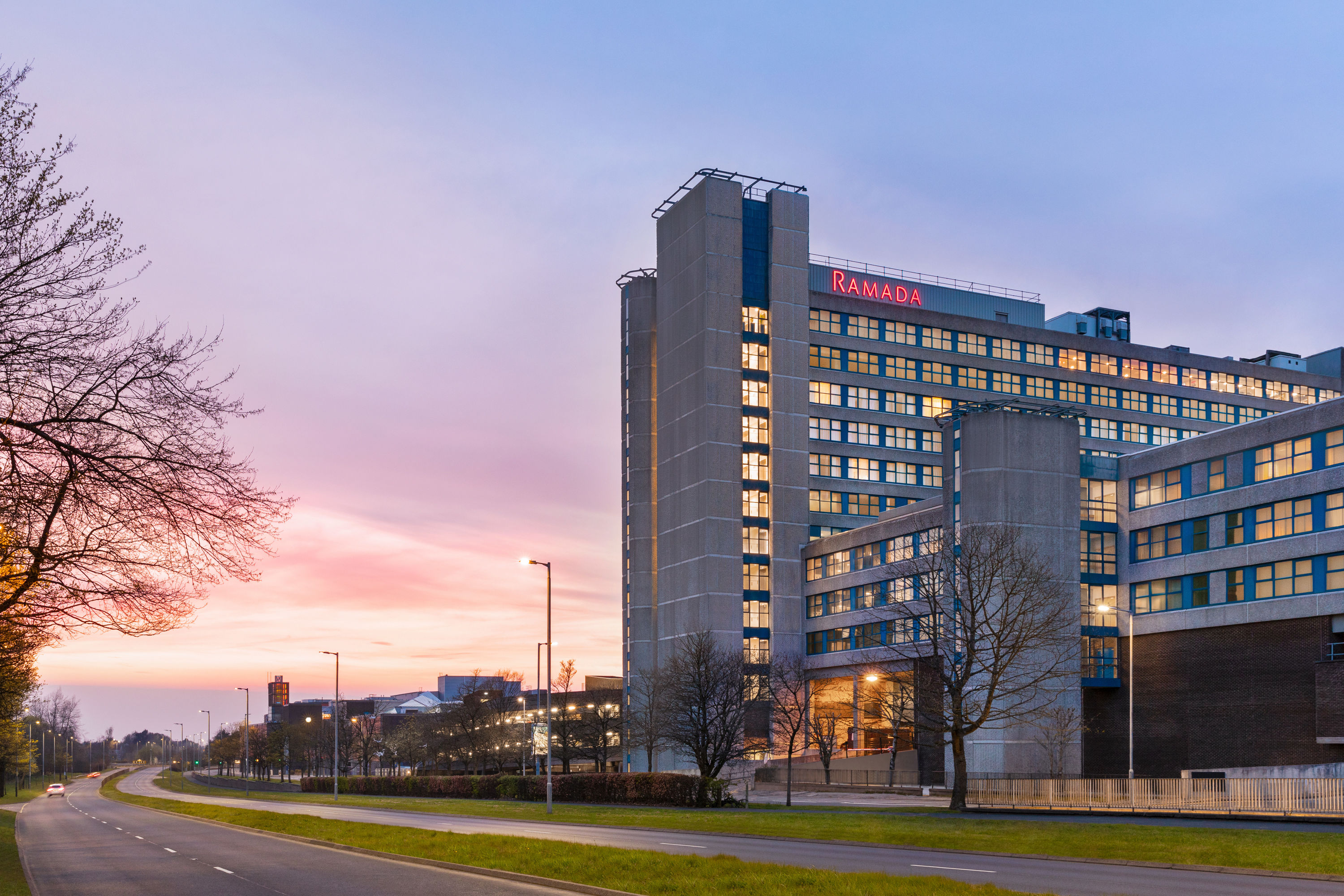 Exterior of Ramada by Wyndham East Kilbride hotel in Glasgow, Other than US/Canada
