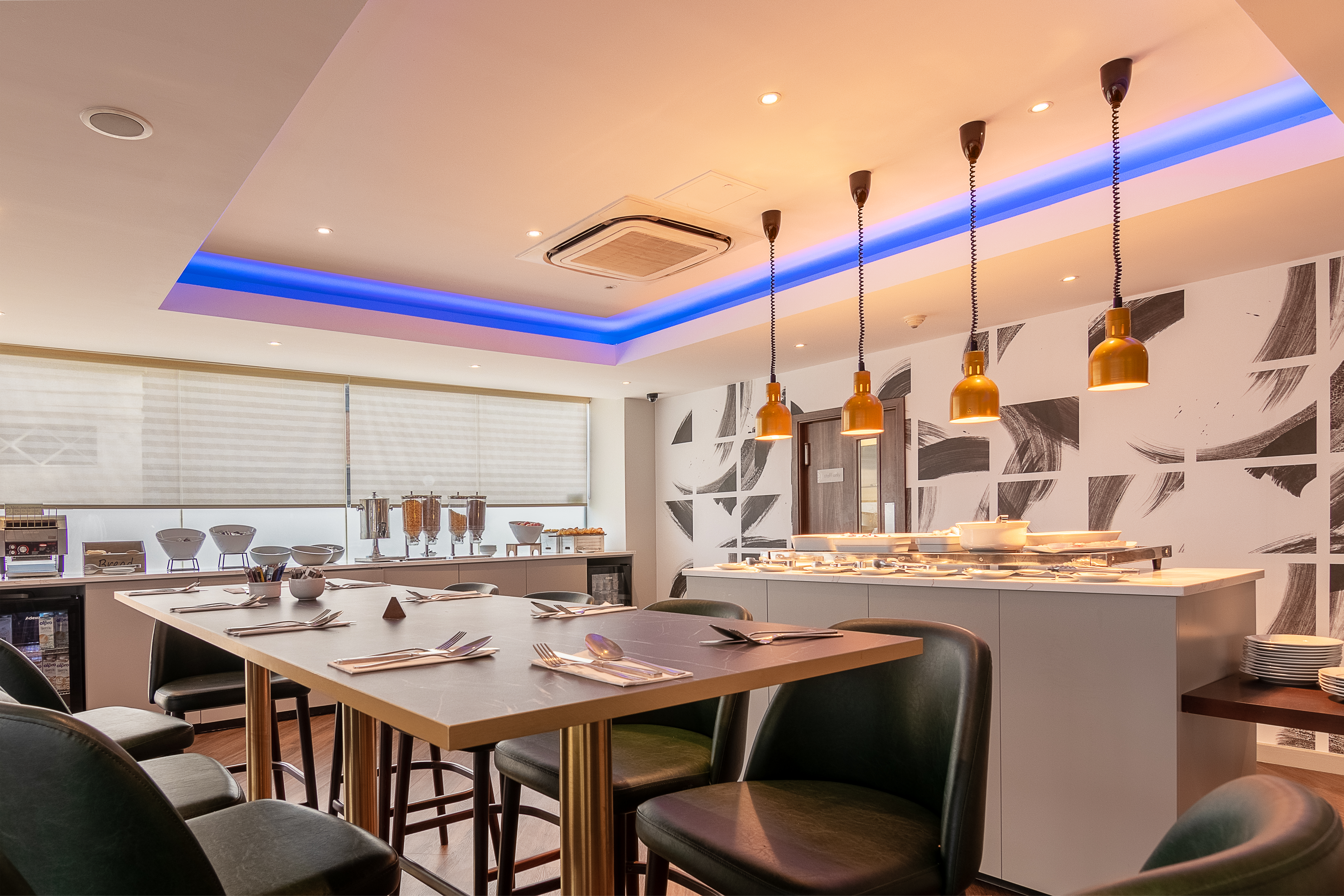 Ramada Encore by Wyndham Leicester City Centre restaurant in Leicester, Other than US/Canada
