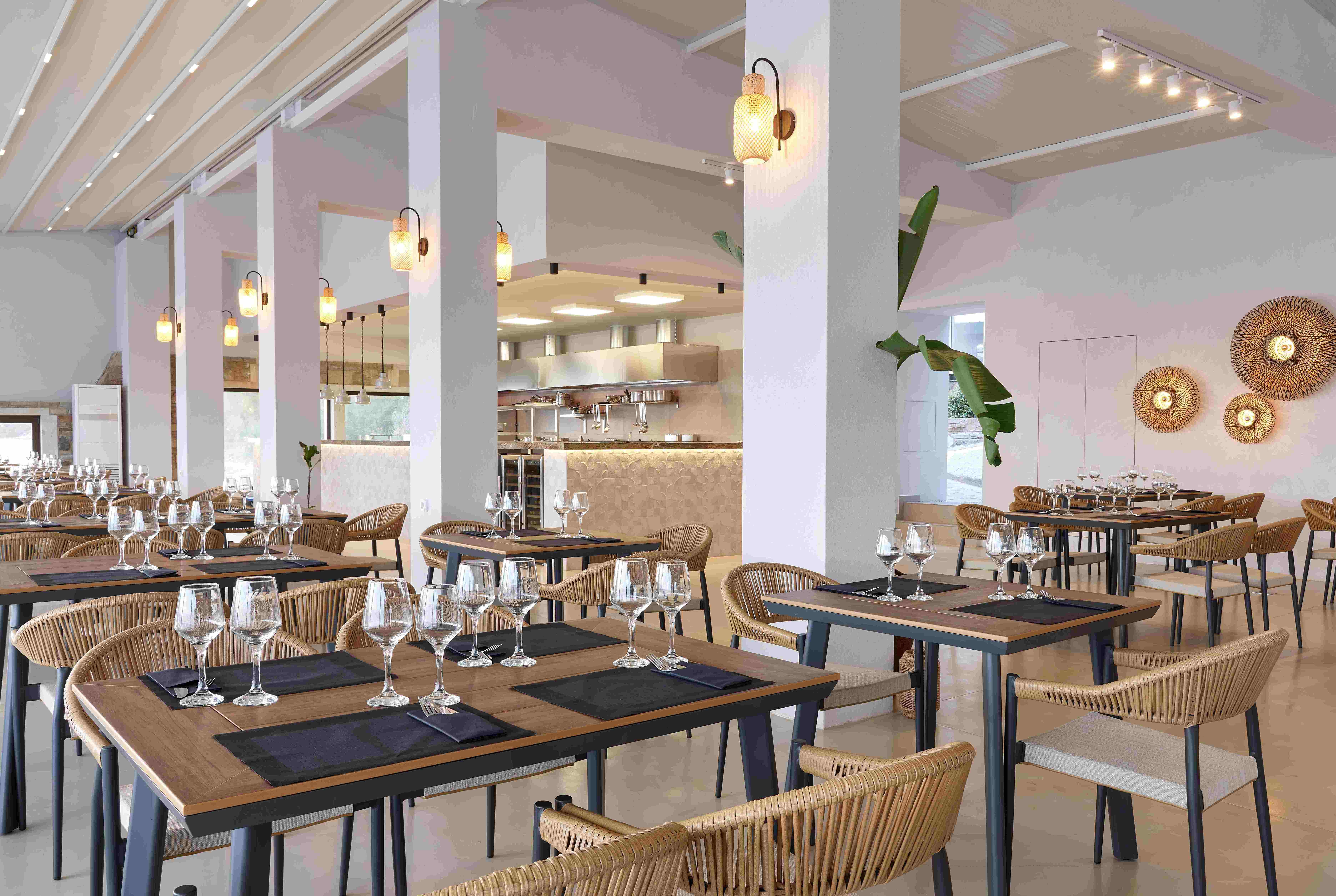 Ramada by Wyndham Loutraki Poseidon Resort restaurant in Loutraki, Other than US/Canada