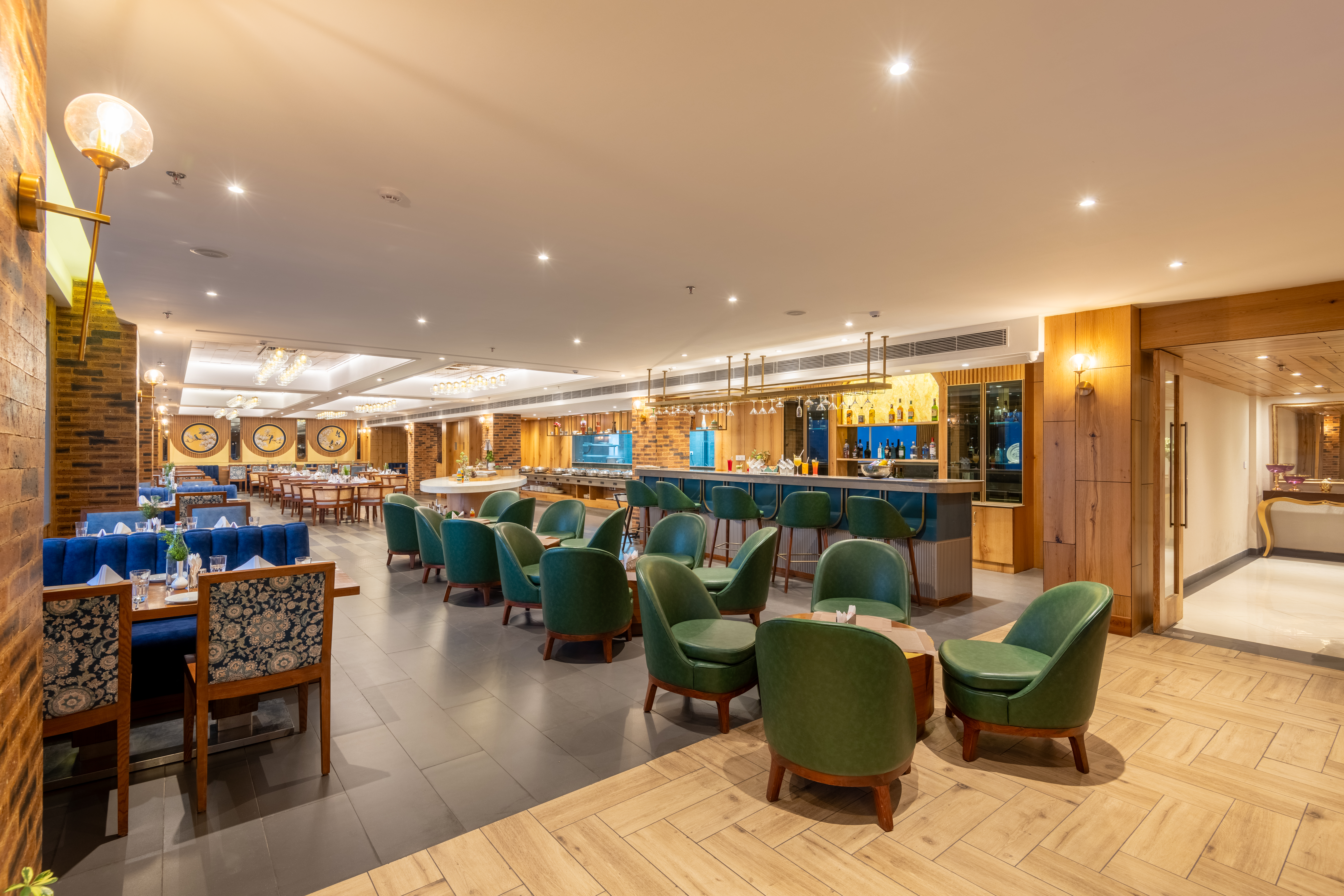 Ramada by Wyndham Kasauli restaurant in Kasauli, Other than US/Canada