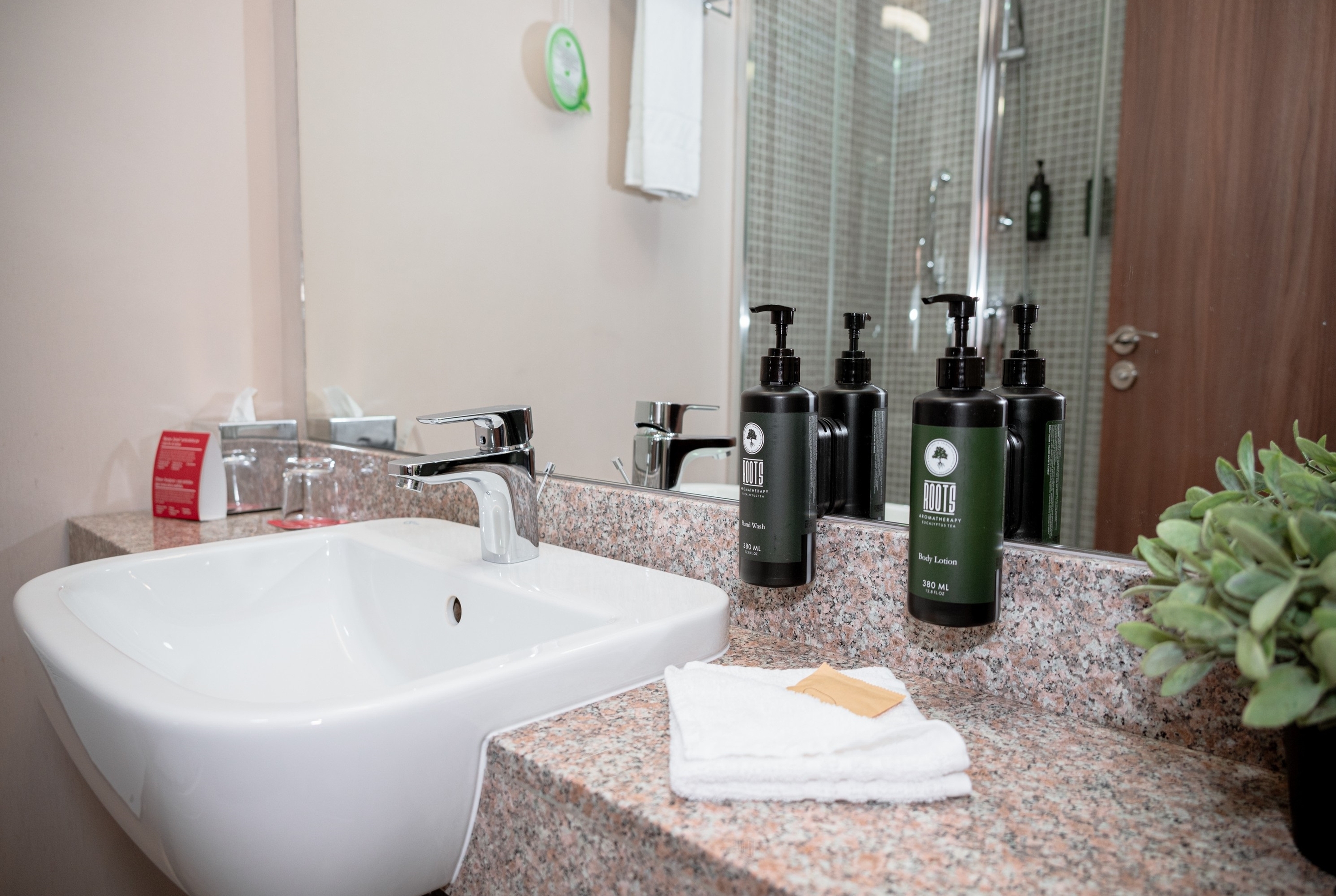 Guest room bath at the Ramada Plaza by Wyndham Craiova in Craiova, Other than US/Canada
