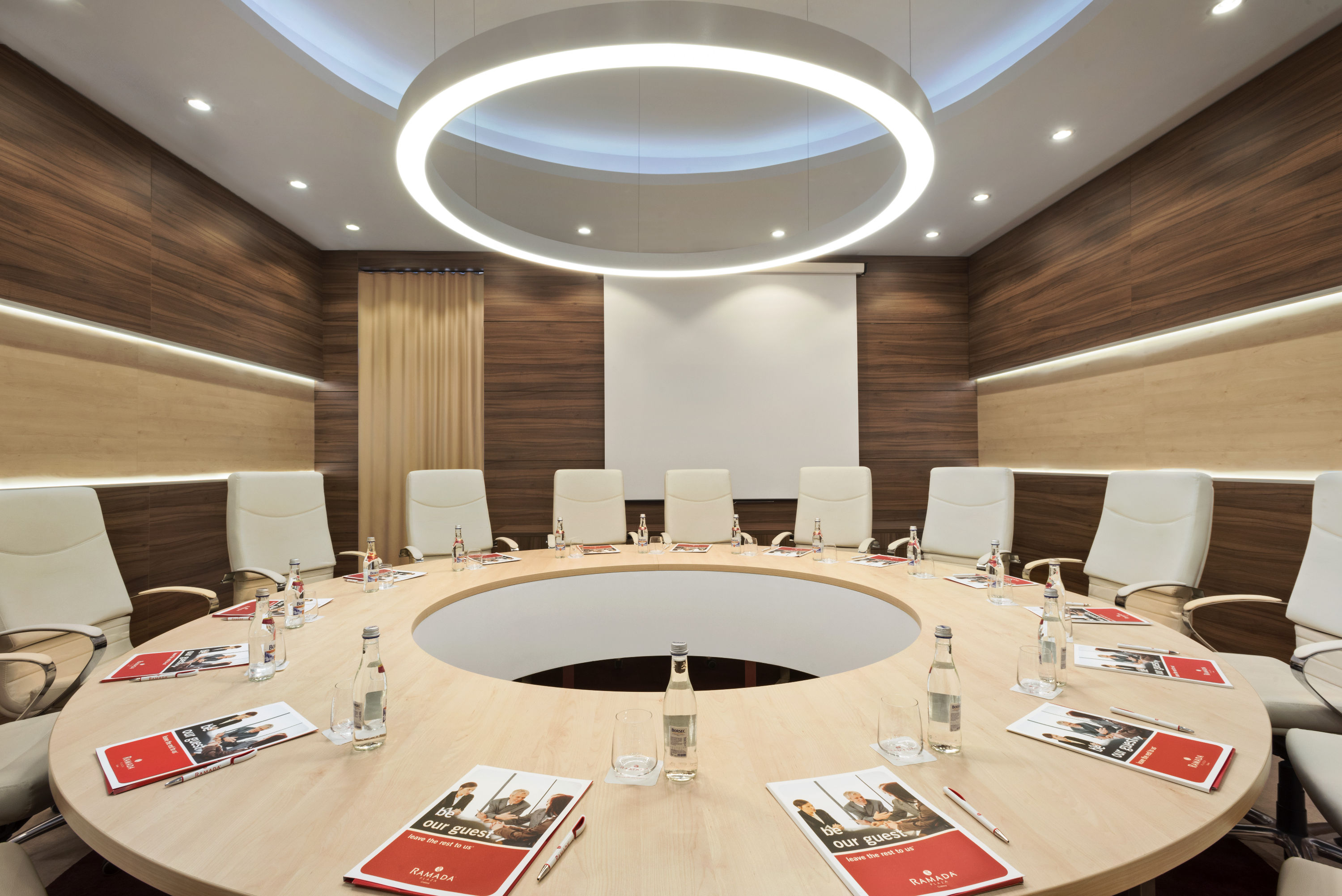 Meeting room at Ramada Plaza by Wyndham Craiova in Craiova, Other than US/Canada