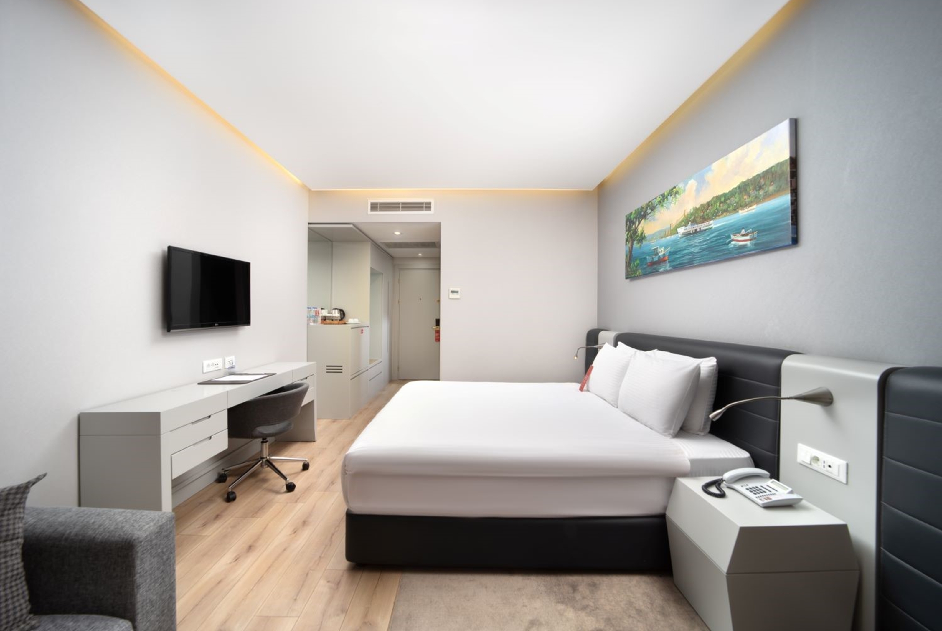 Guest room at the Ramada Plaza by Wyndham Istanbul Atakoy in Istanbul, Other than US/Canada