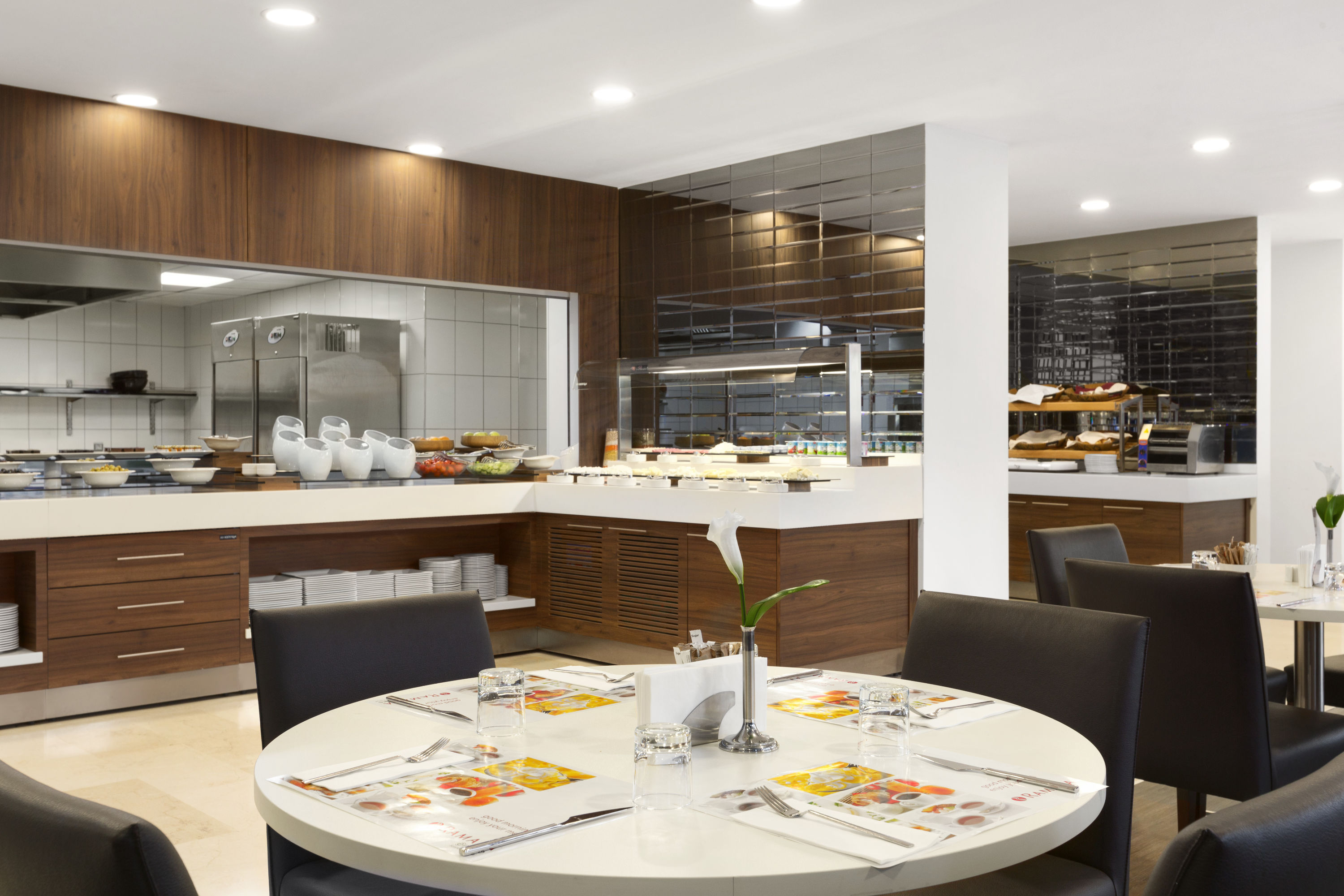 Ramada Encore by Wyndham Istanbul Kartal restaurant in Istanbul, Other than US/Canada