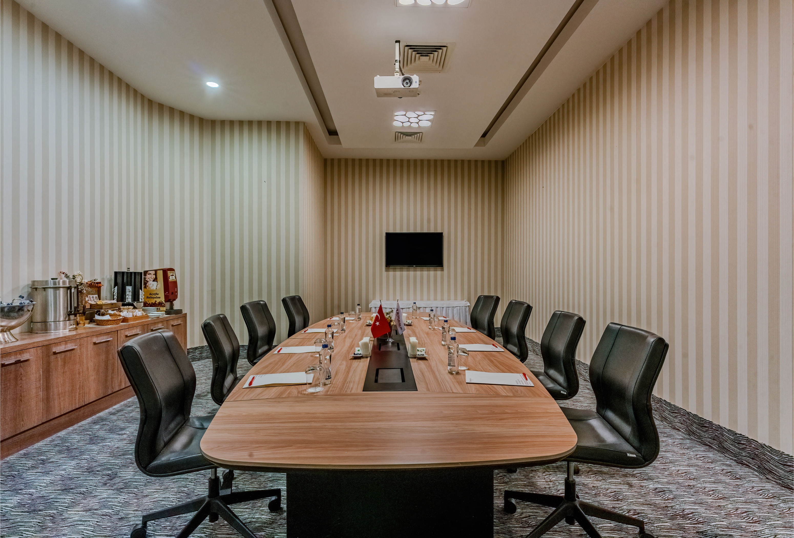 Meeting room at Ramada Plaza by Wyndham Izmir in Izmir, Other than US/Canada