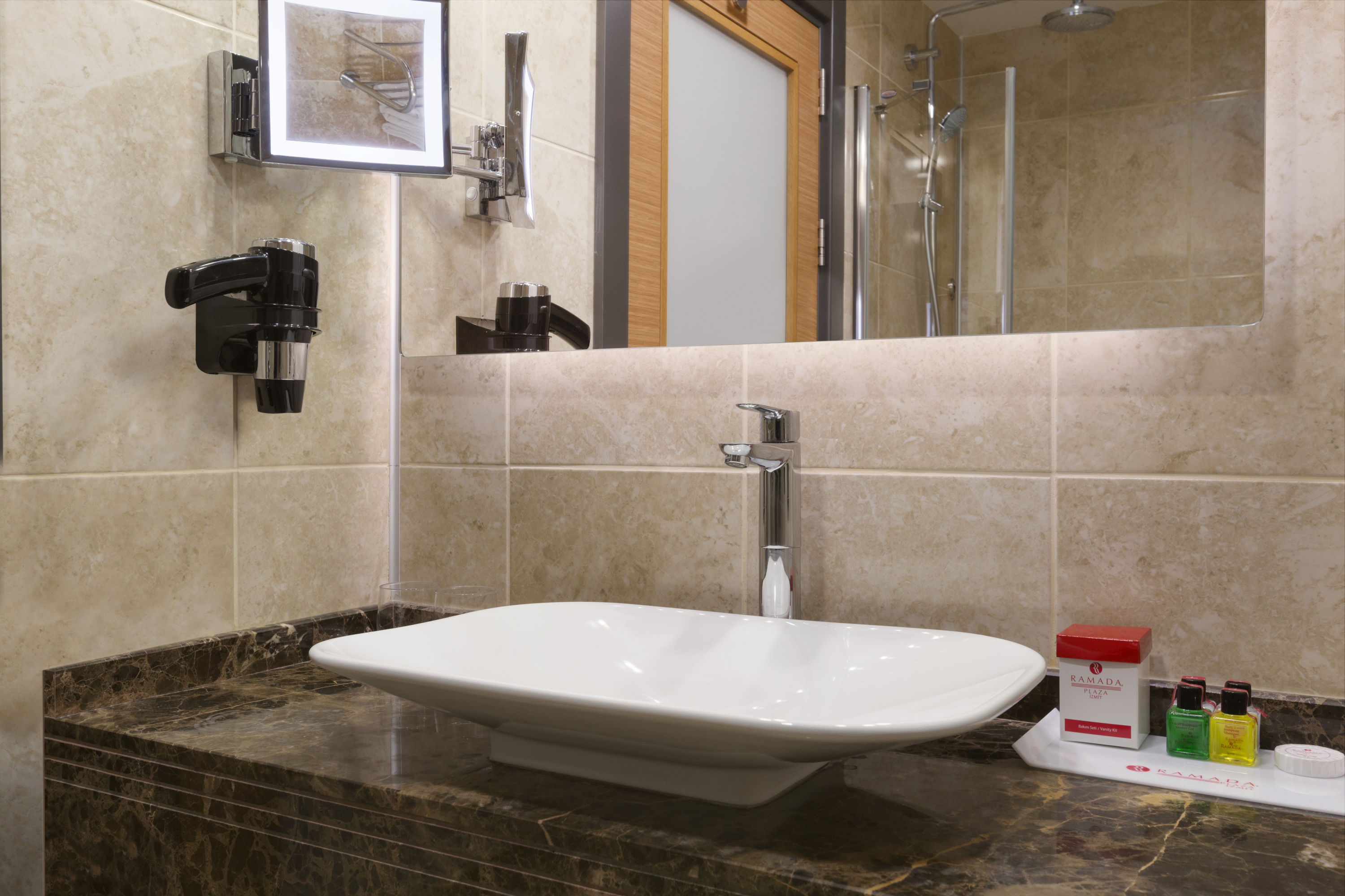 Guest room bath at the Ramada Plaza by Wyndham Izmit in Izmit, Other than US/Canada
