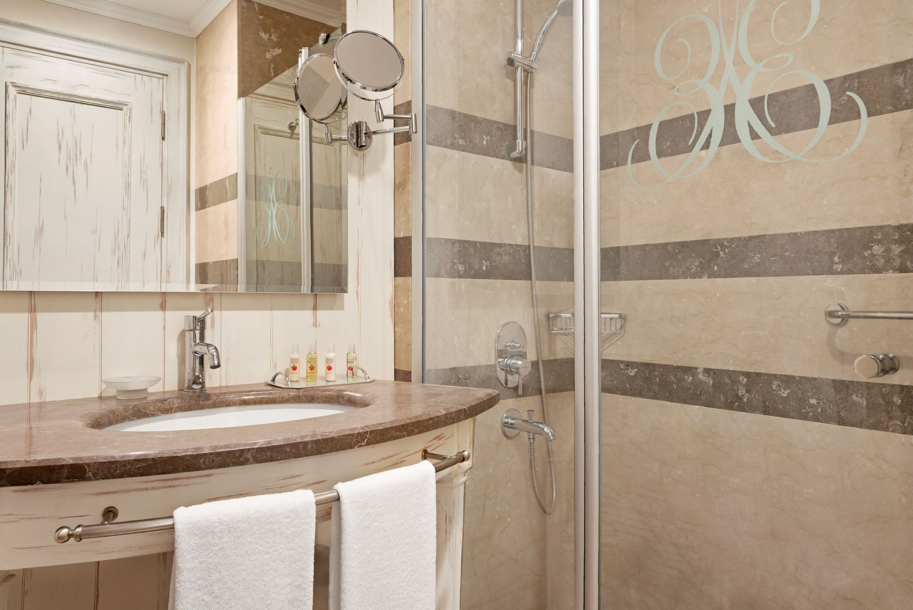 Guest room bath at the Ramada Plaza by Wyndham Mardin in Mardin, Other than US/Canada