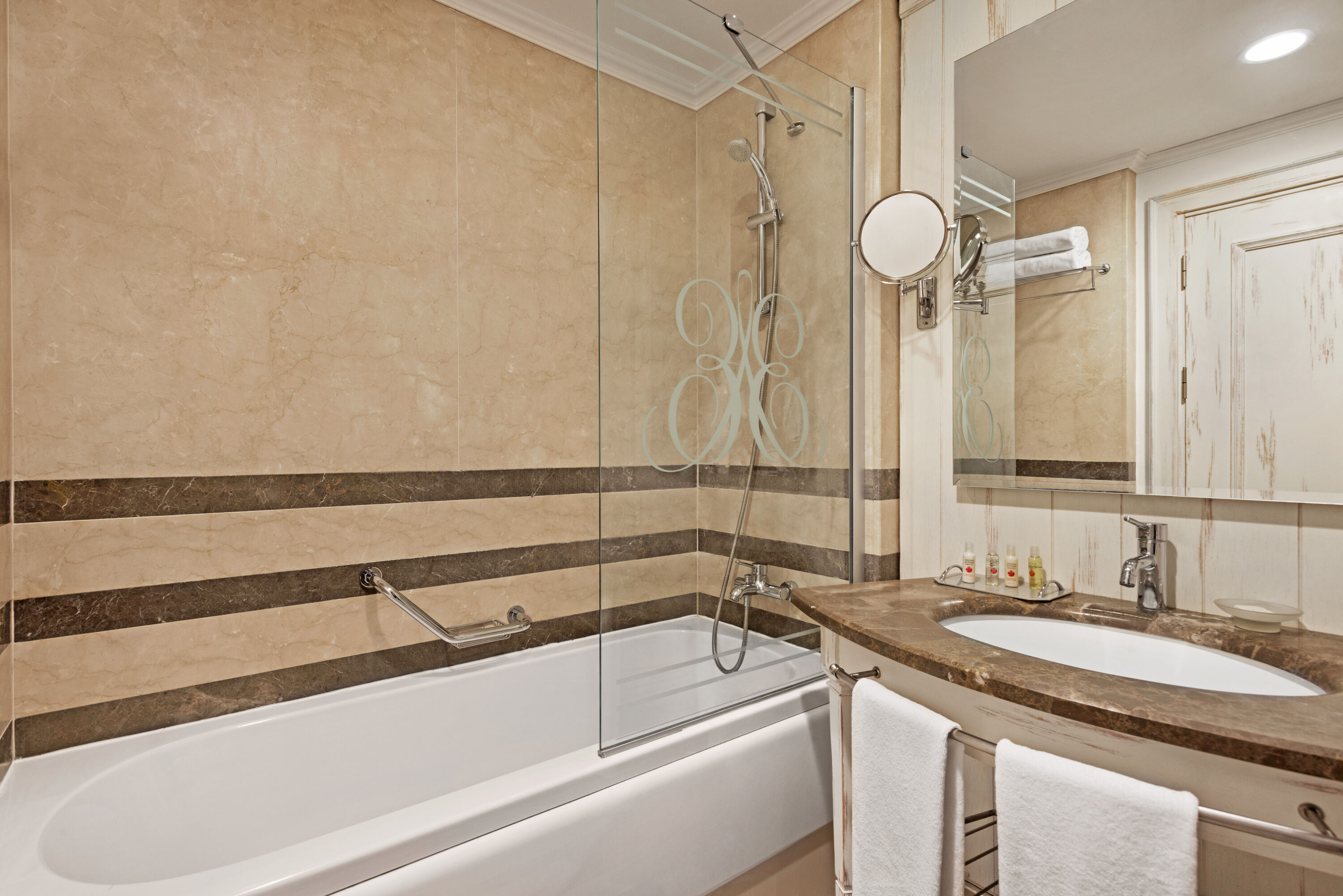 Guest room bath at the Ramada Plaza by Wyndham Mardin in Mardin, Other than US/Canada