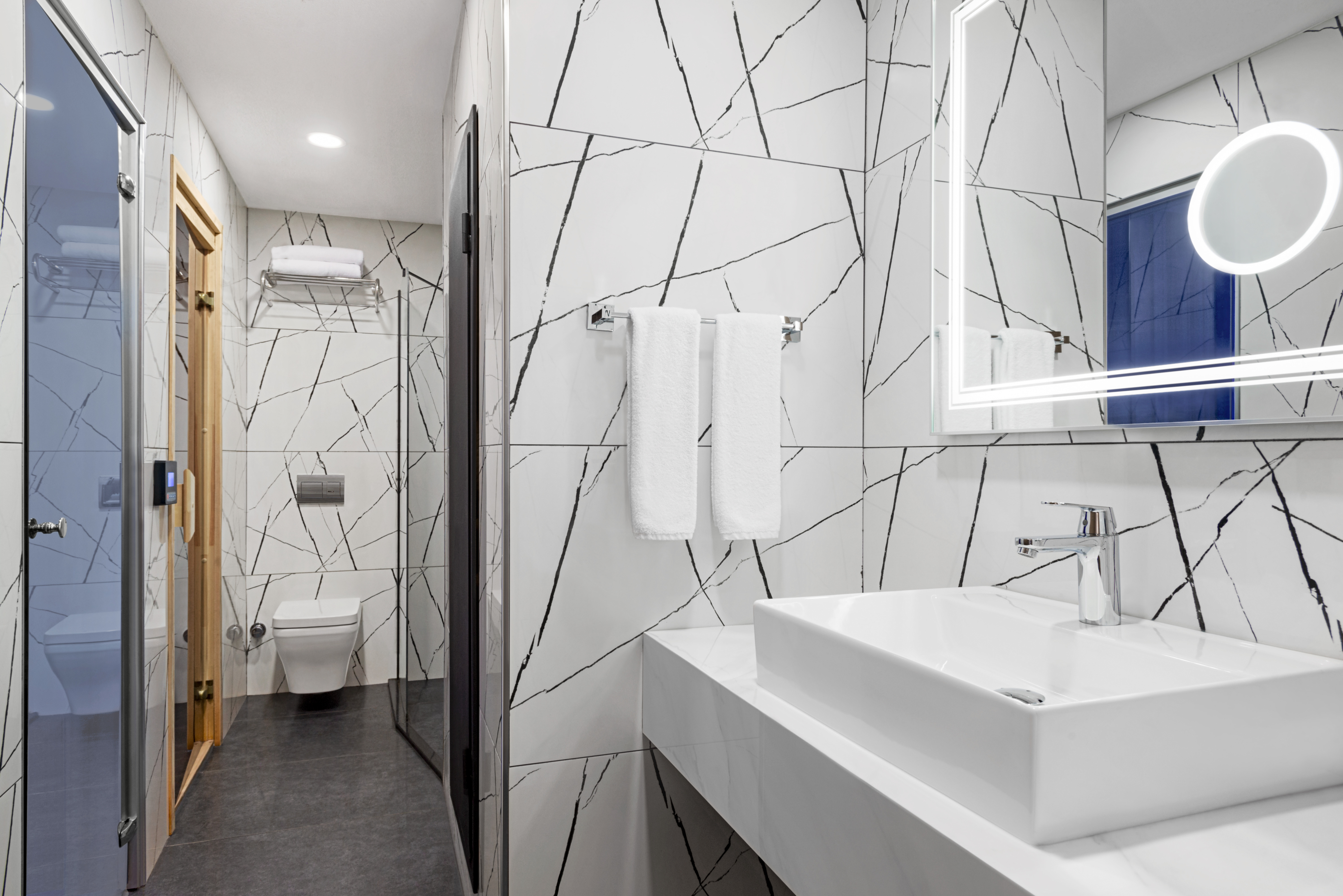 Guest room bath at the Ramada Plaza by Wyndham Ordu in Ordu, Other than US/Canada