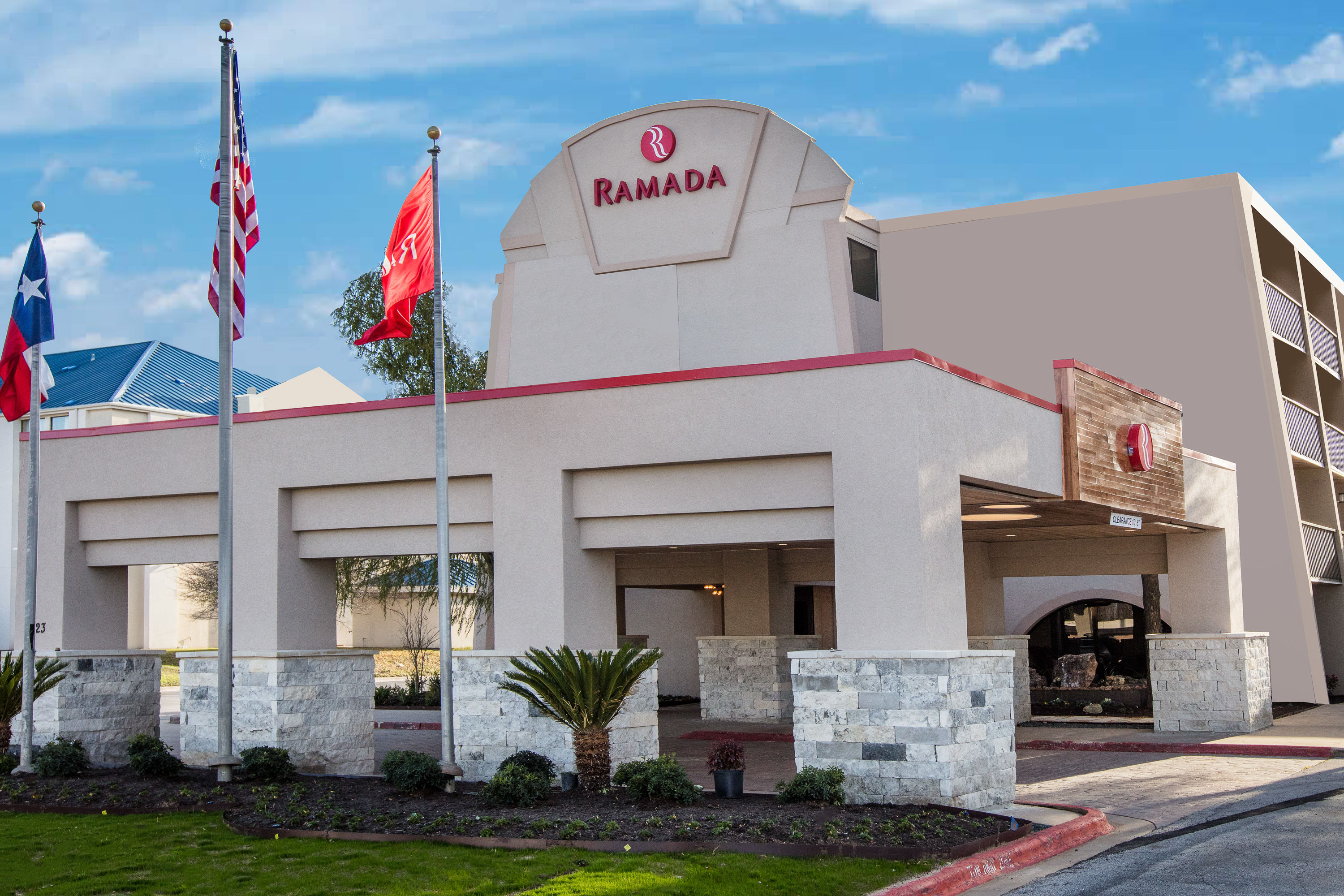 Exterior Day Image of Ramada by Wyndham Austin South hotel in Austin, Texas