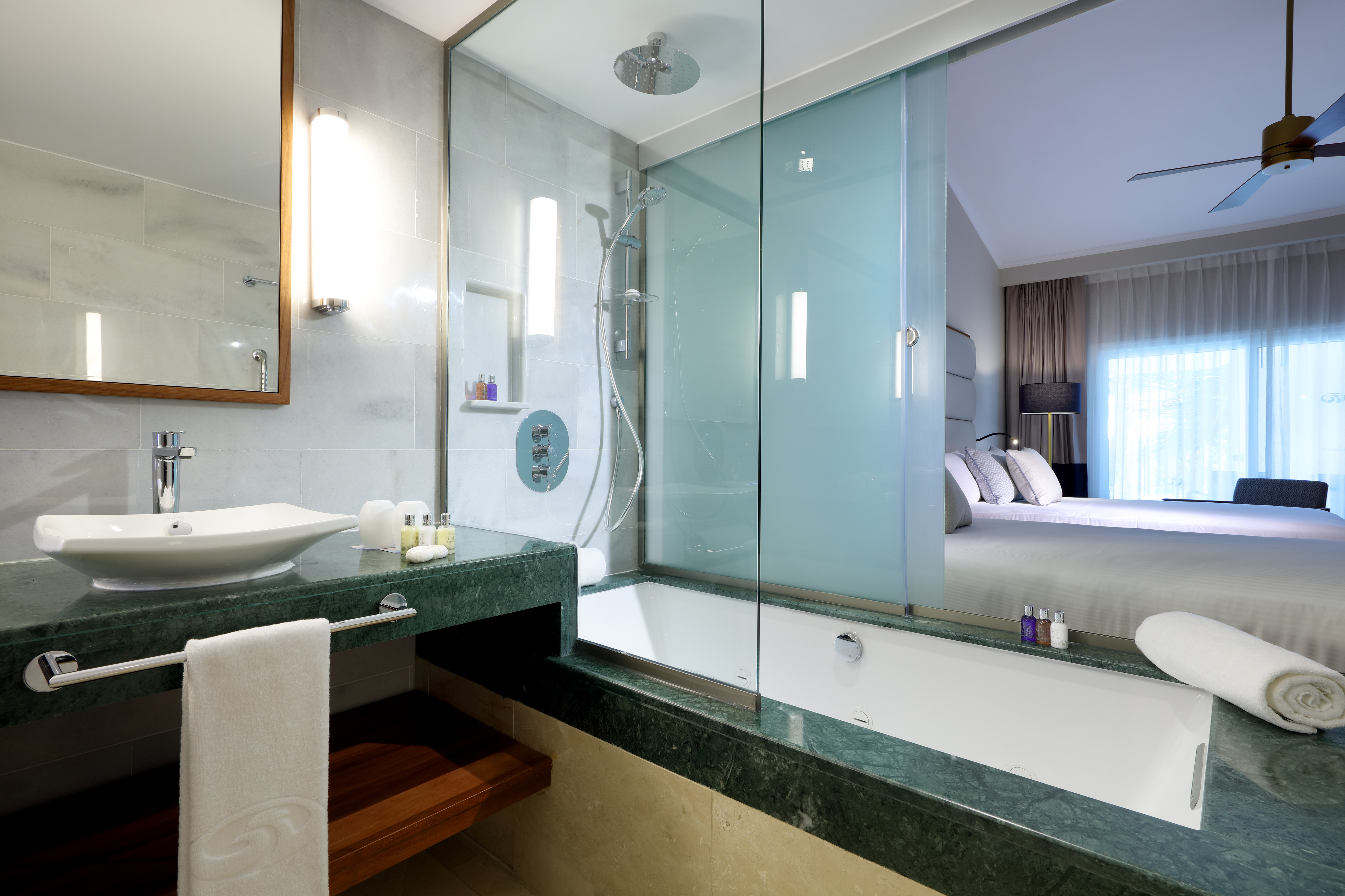 Guest room bath at the Grand Palladium Punta Cana, All Inclusive Resort & Spa in Punta Cana, Other than US/Canada