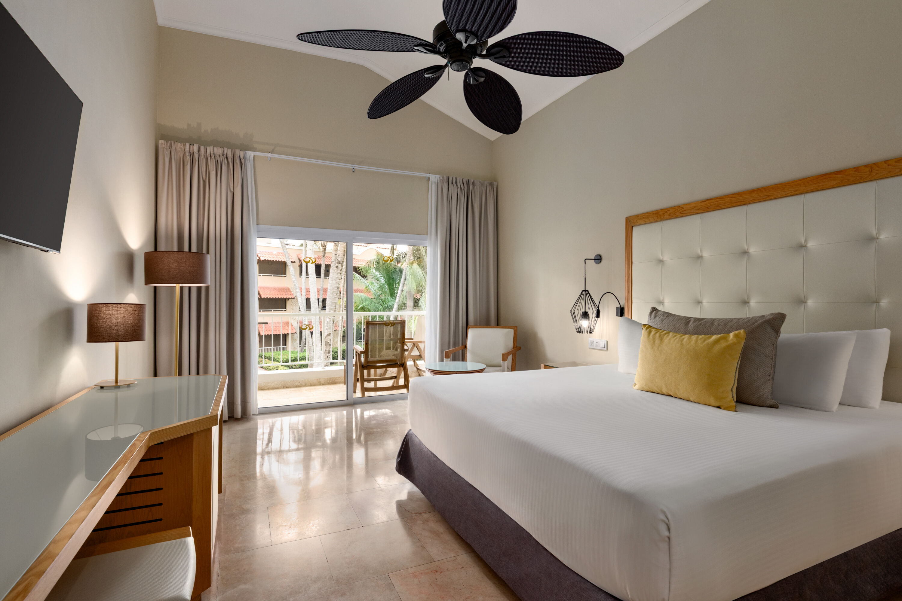 Guest room at the Grand Palladium Palace, All Inclusive Resort, Spa & Casino in Punta Cana, Other than US/Canada