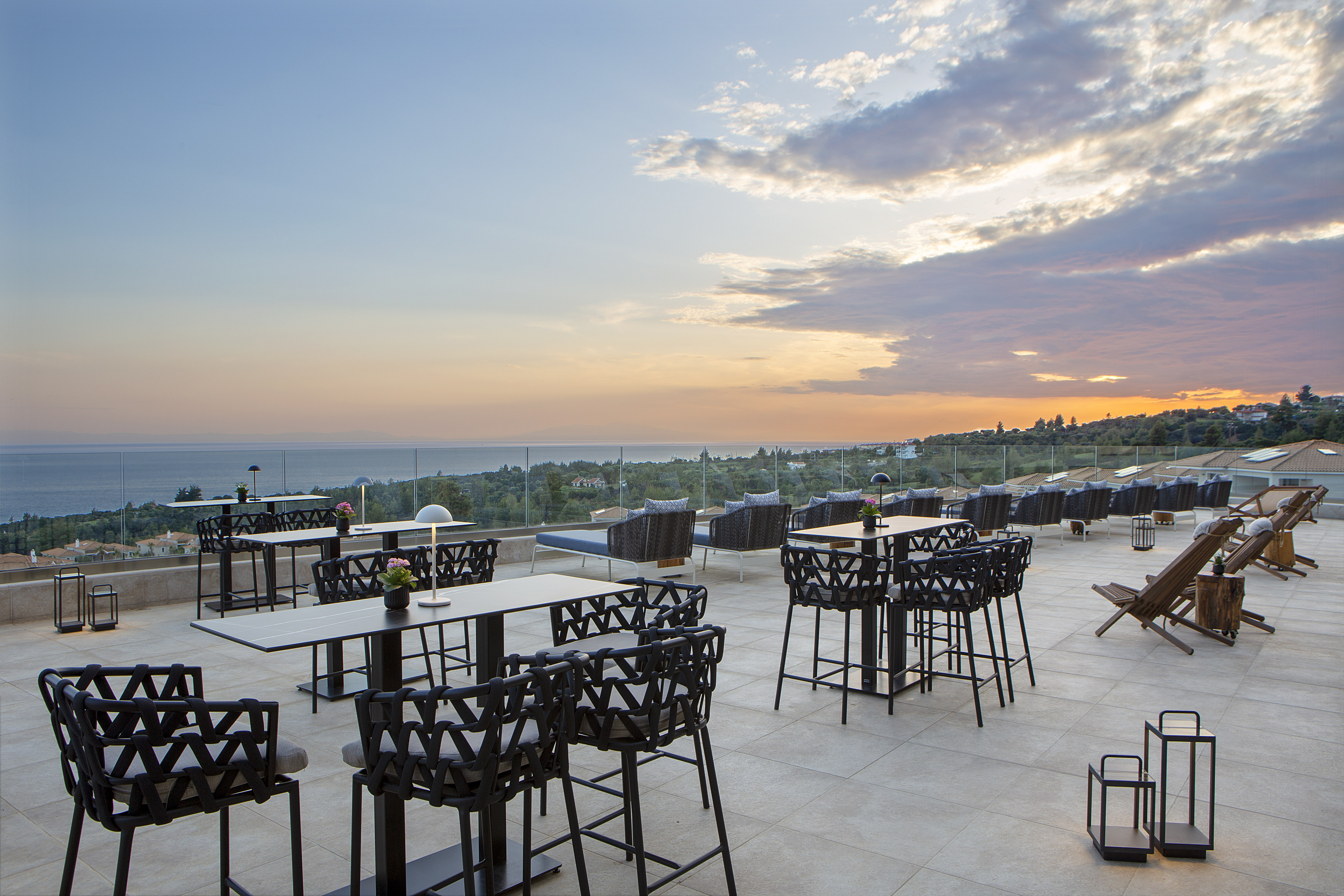Bar at Zeus Eleva Ajul, a Registry Collection Hotel in Agia Paraskevi Chalikidi, Other than US/Canada