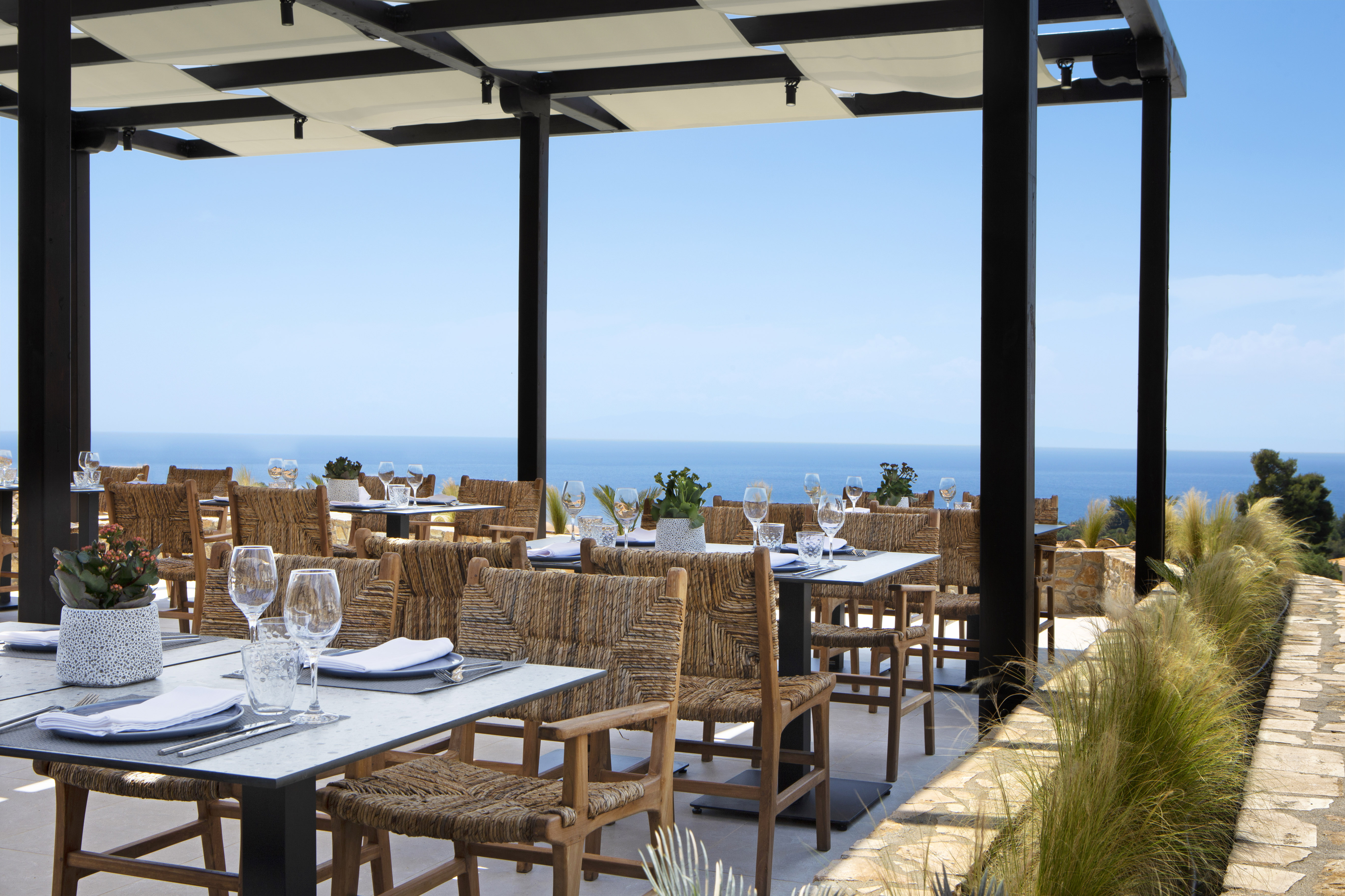 Zeus Eleva Ajul, a Registry Collection Hotel restaurant in Agia Paraskevi Chalikidi, Other than US/Canada