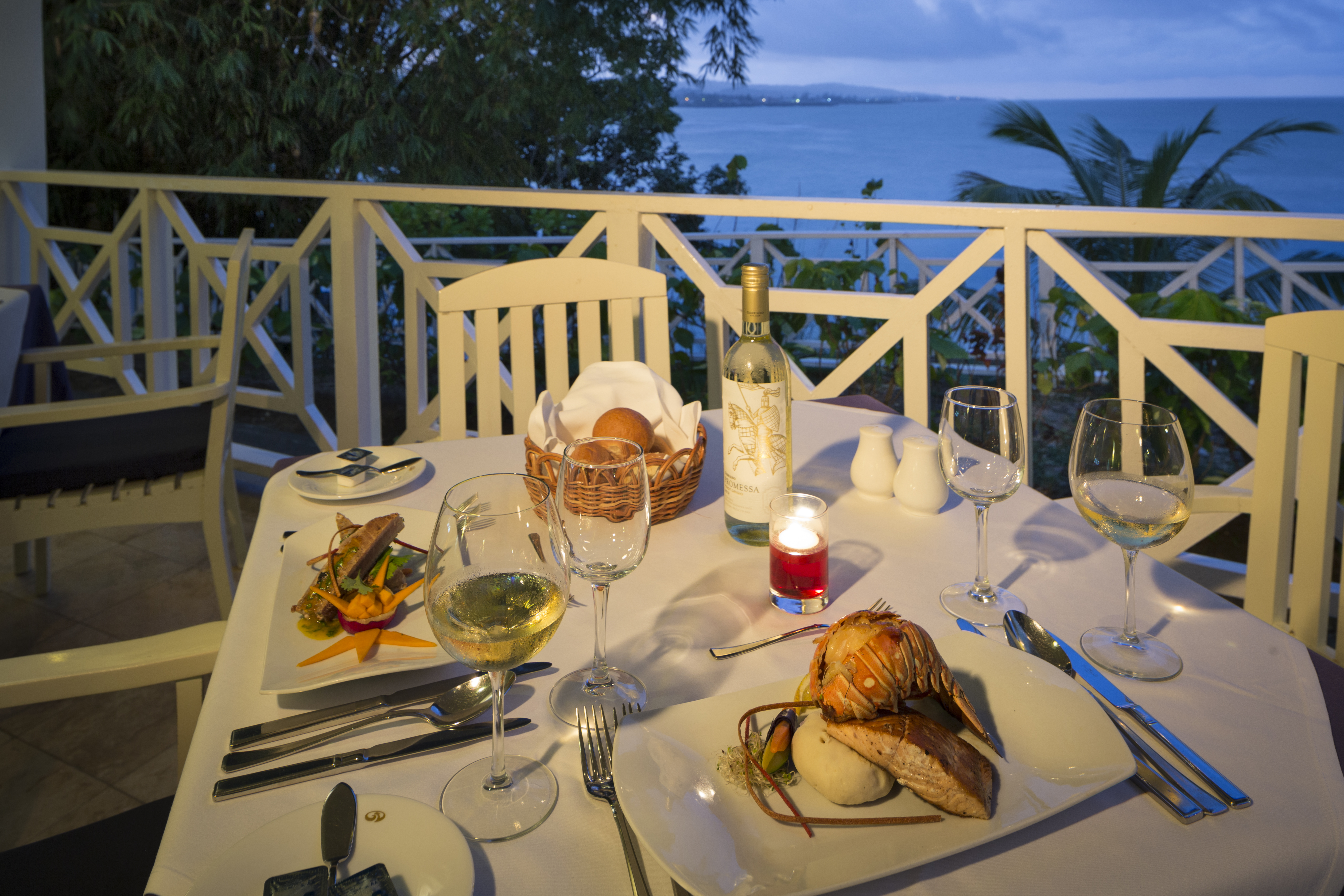 Grand Palladium Jamaica, All Inclusive Resort & Spa restaurant in Montego Bay, Other than US/Canada