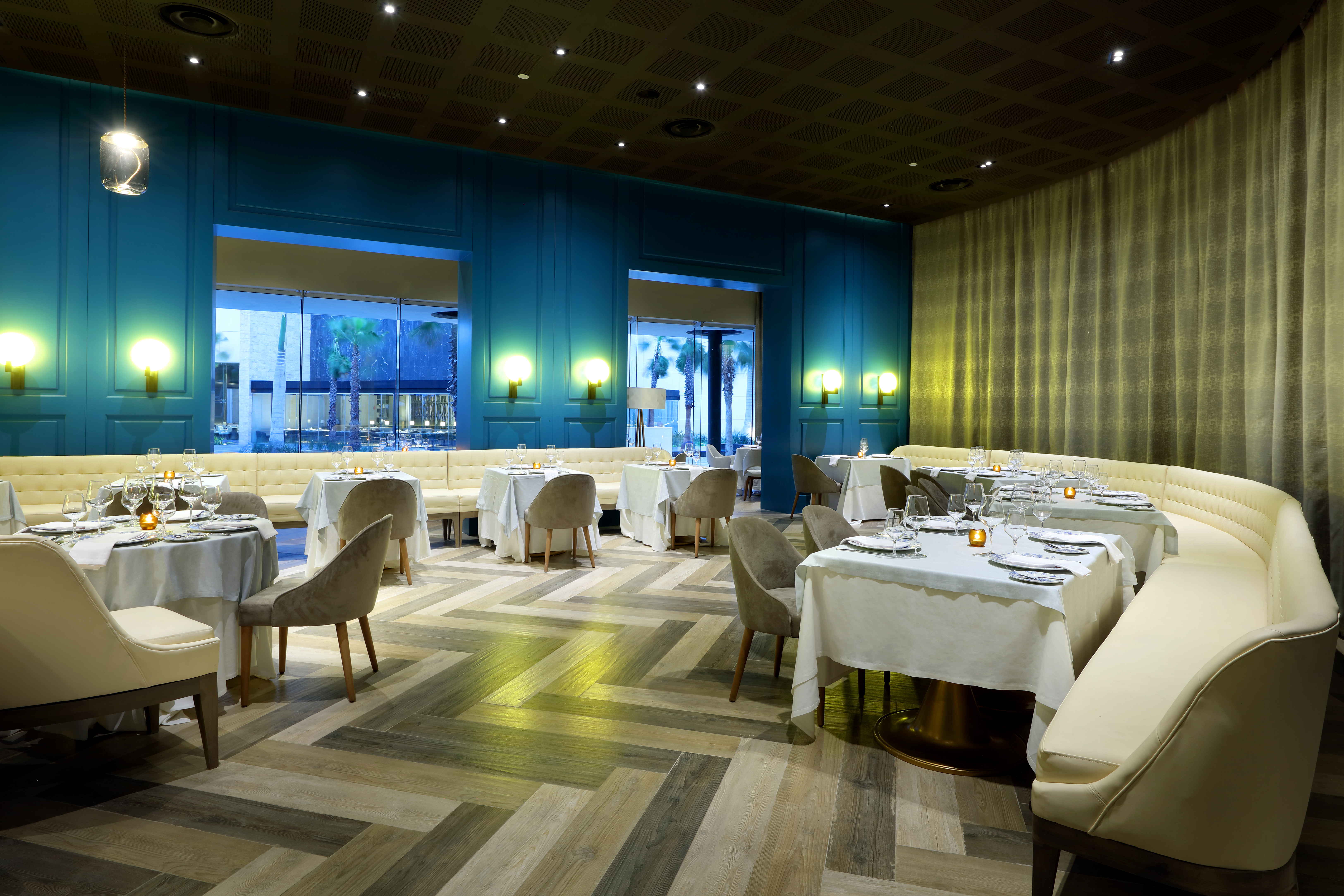 TRS Coral Costa Mujeres, a Registry Collection Hotel restaurant in Cancun, Other than US/Canada