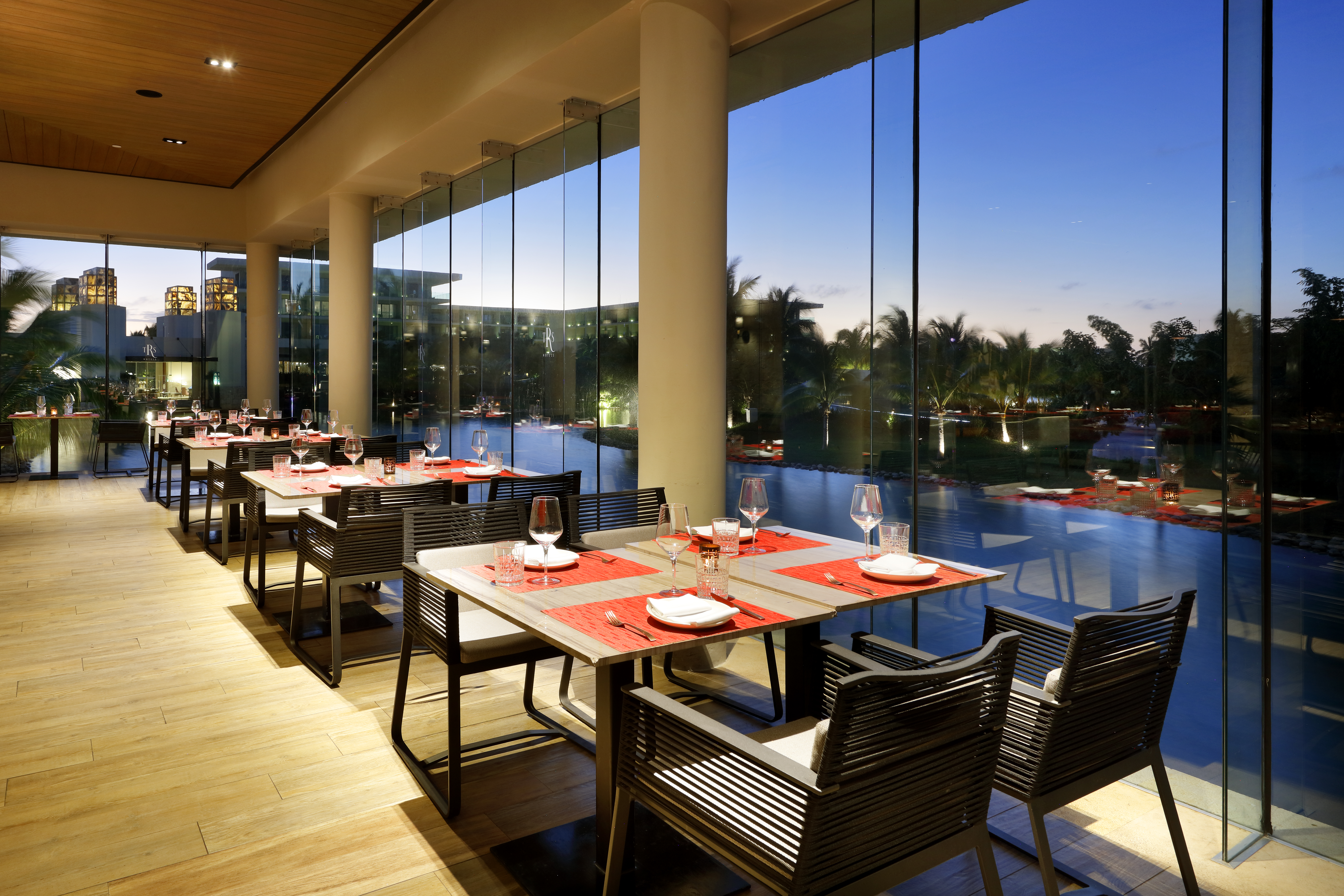 TRS Coral Costa Mujeres, a Registry Collection Hotel restaurant in Cancun, Other than US/Canada
