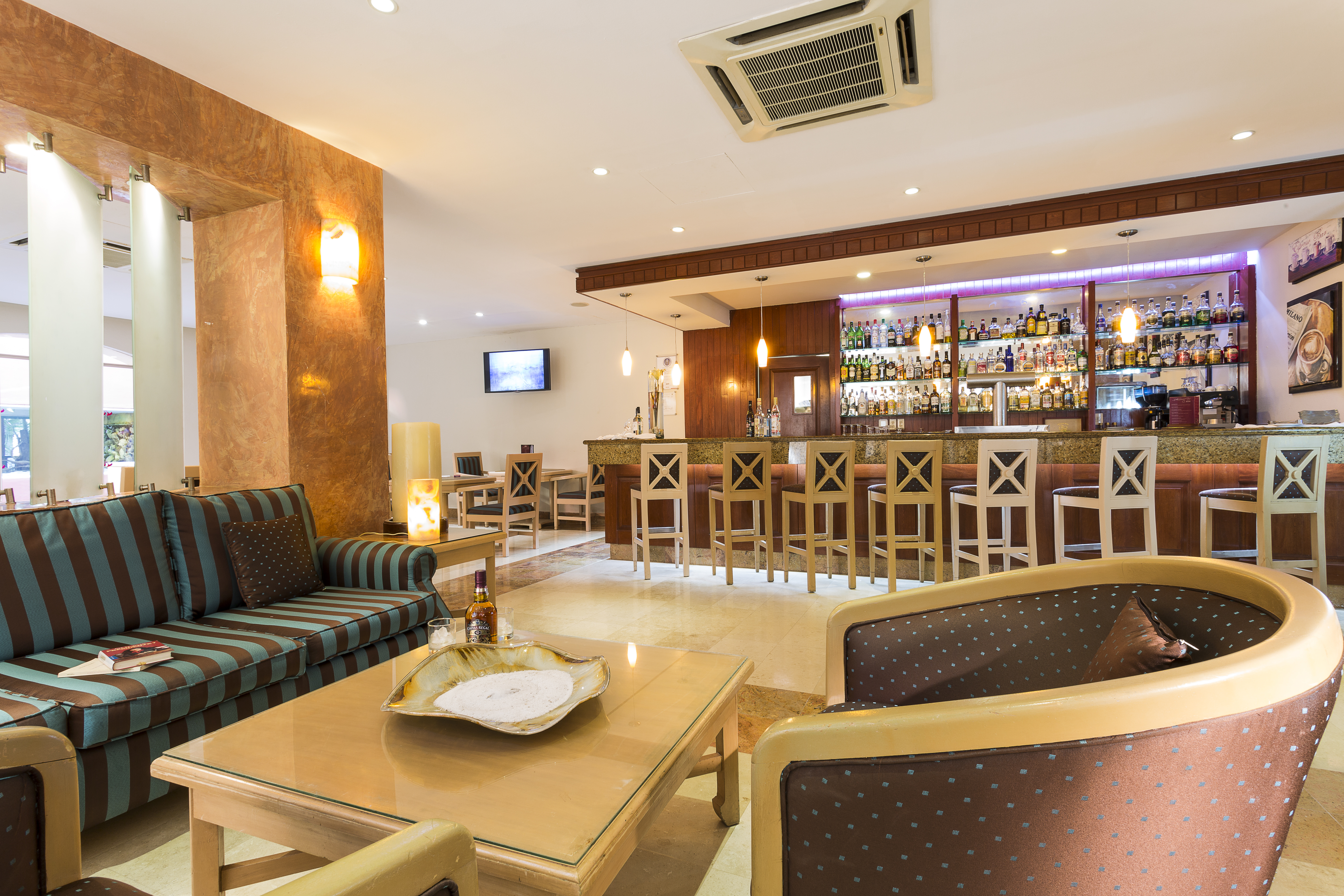 Bar at Grand Palladium Vallarta, All Inclusive Resort & Spa in Punta Mita, Other than US/Canada