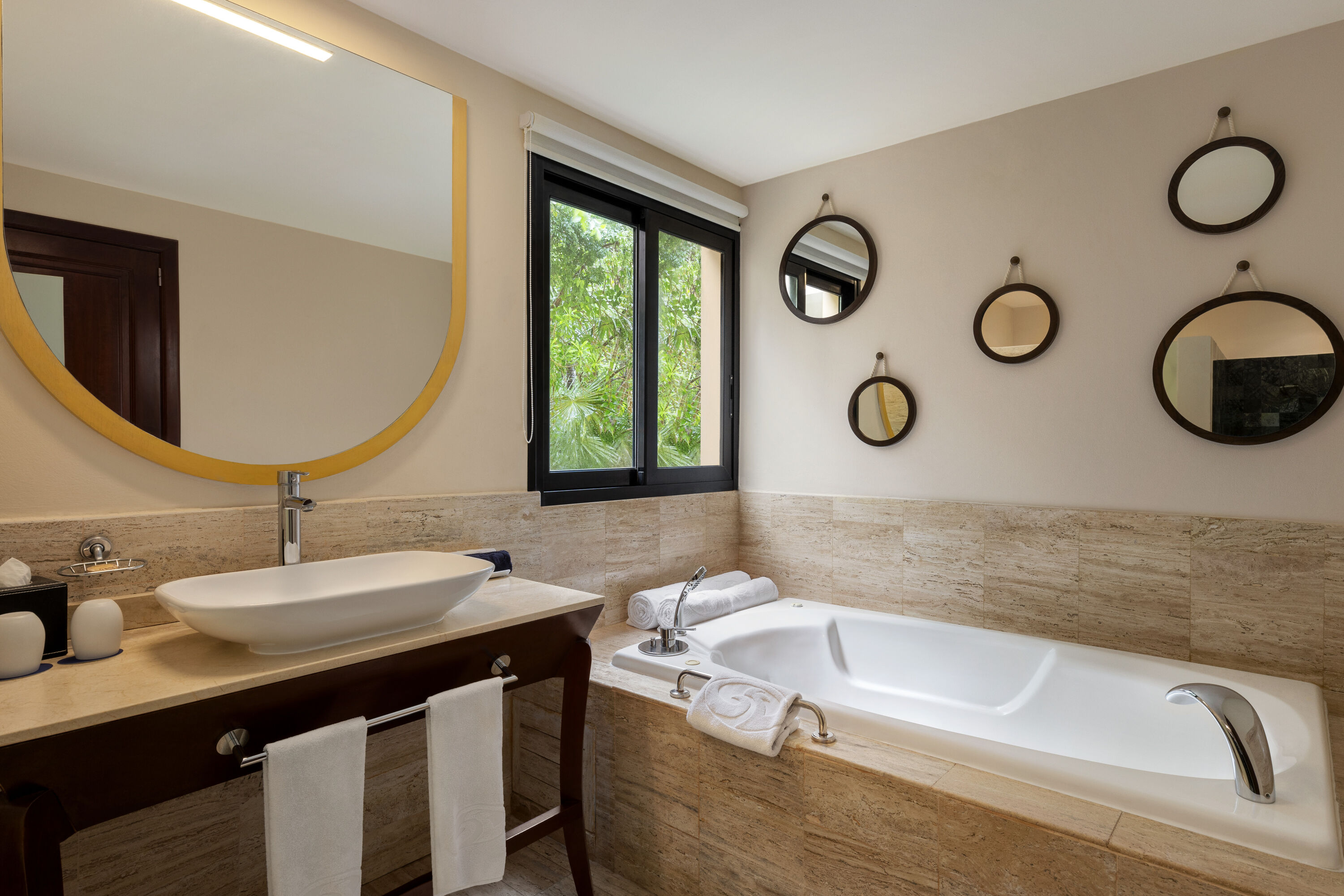 Guest room bath at the Grand Palladium Select WhiteSand Resort & Spa All Inclusive in Riviera Maya, Other than US/Canada