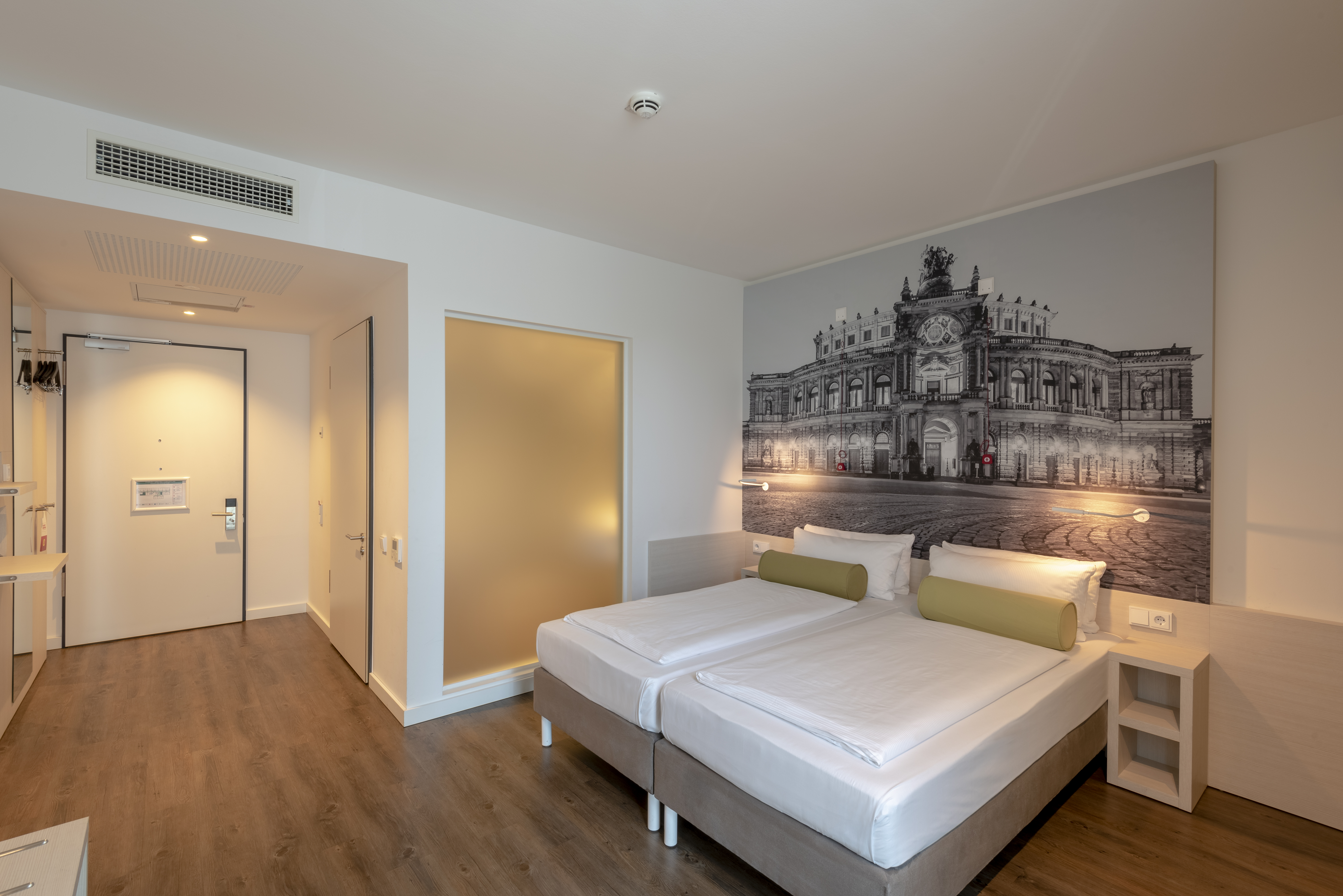 Guest room at the Super 8 by Wyndham Dresden in Dresden, Other than US/Canada