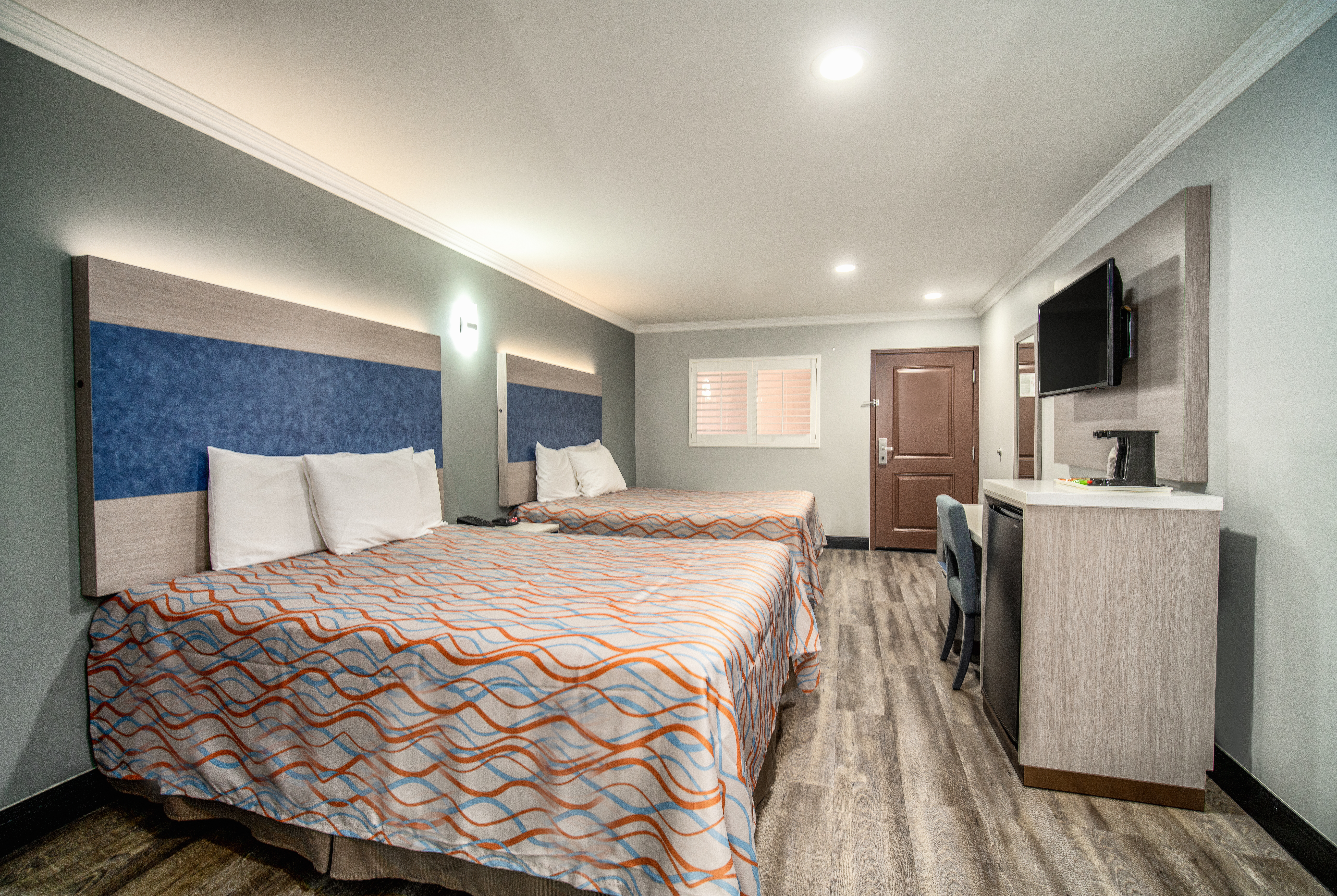 Guest room at the Travelodge Inn & Suites by Wyndham Bell Los Angeles Area in Bell, California