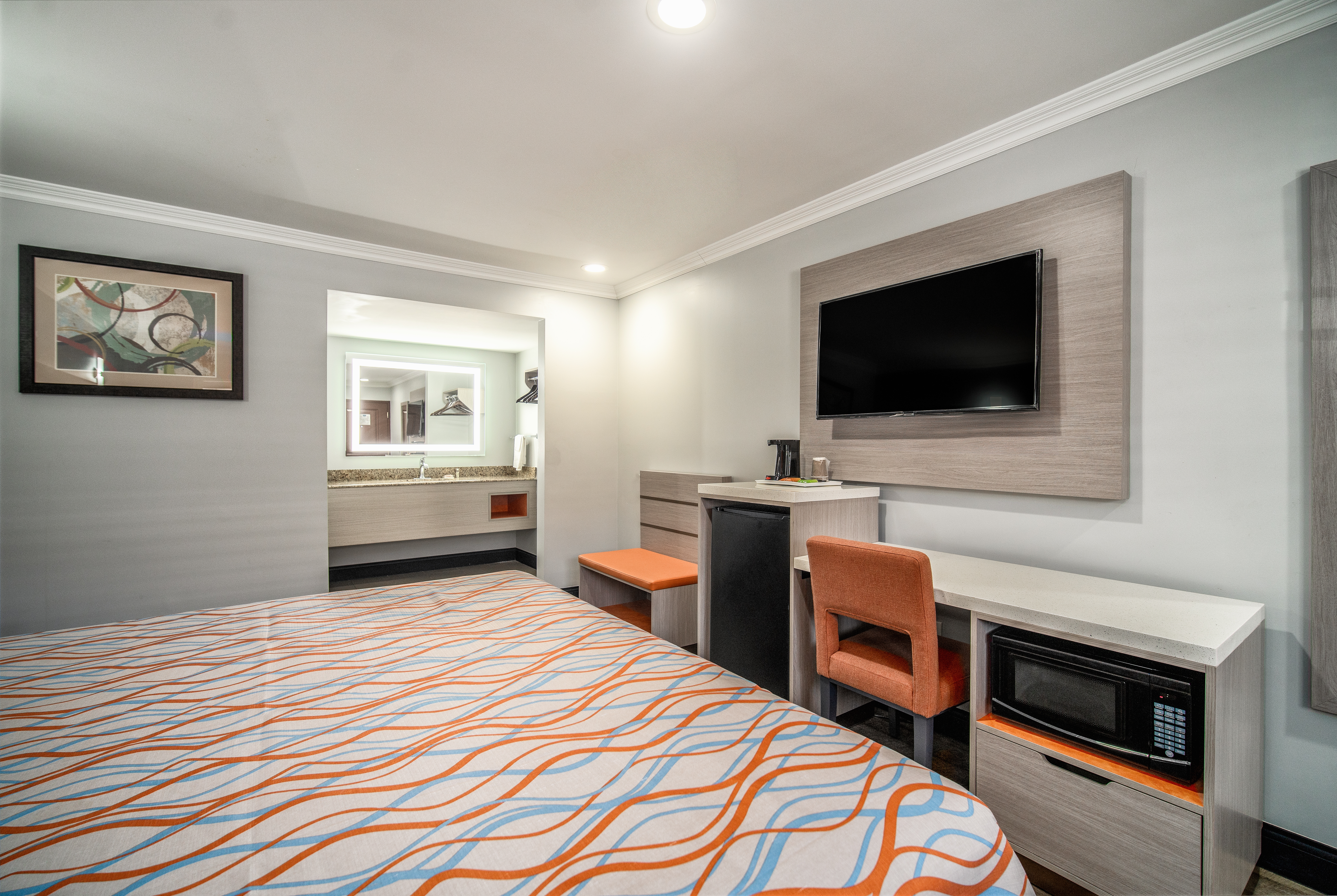 Guest room at the Travelodge Inn & Suites by Wyndham Bell Los Angeles Area in Bell, California
