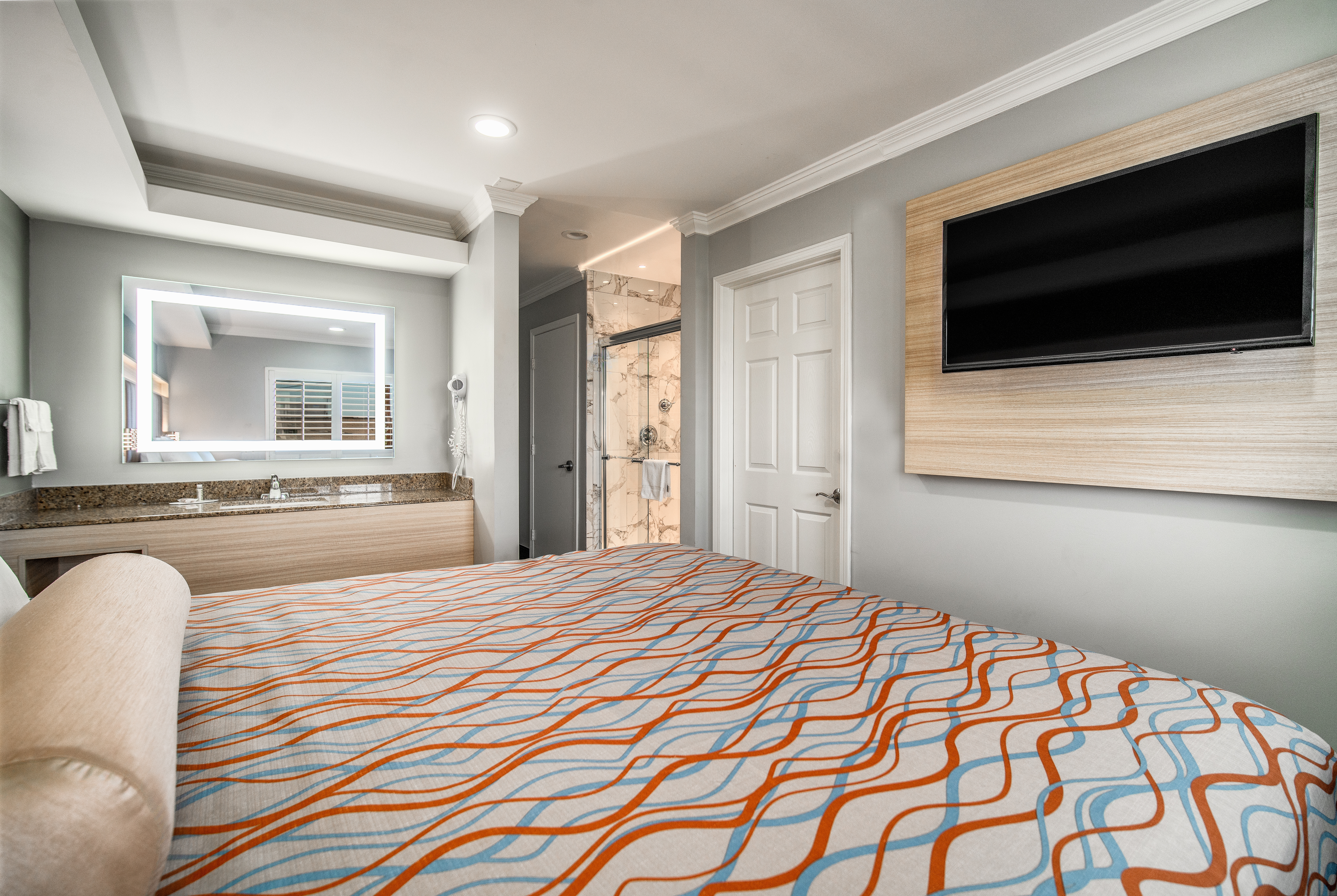 Guest room at the Travelodge Inn & Suites by Wyndham Bell Los Angeles Area in Bell, California