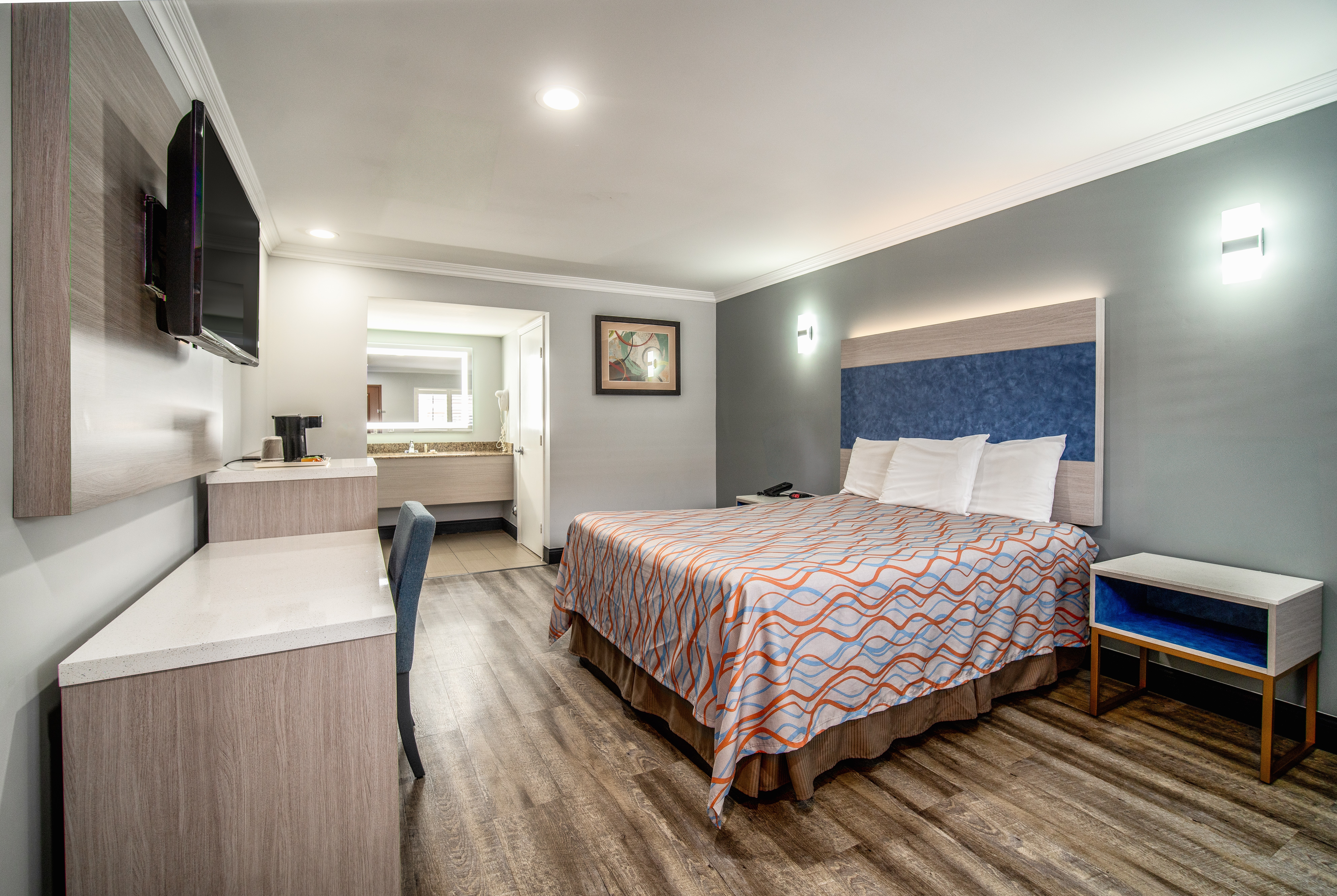 Guest room at the Travelodge Inn & Suites by Wyndham Bell Los Angeles Area in Bell, California
