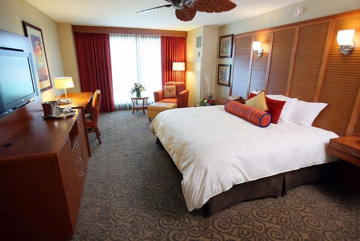 Guest room at the Isle Casino Hotel Waterloo, Trademark Collection by Wyndham in Waterloo, Iowa