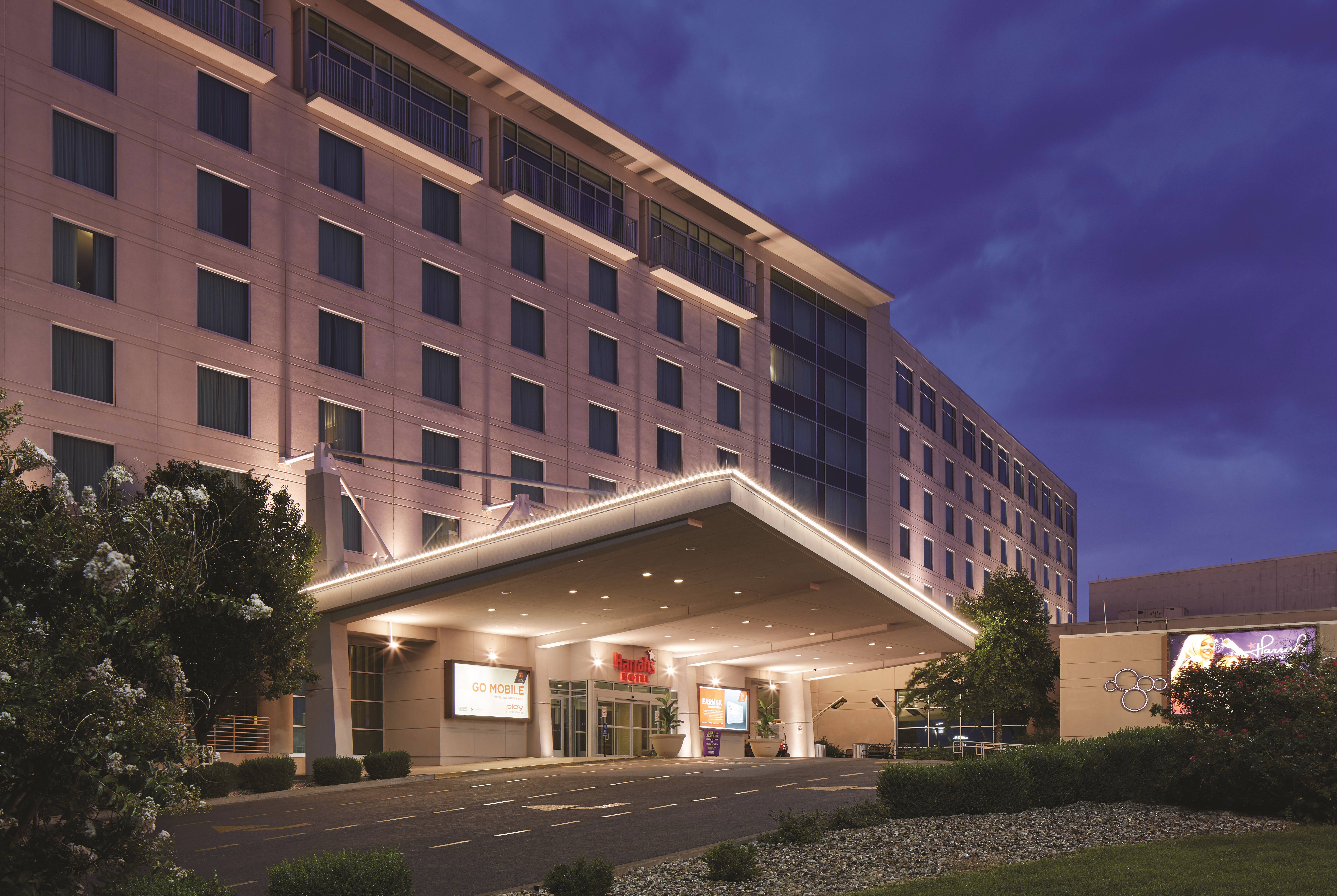 Exterior of Harrah's Metropolis, Trademark Collection by Wyndham hotel in Metropolis, Illinois