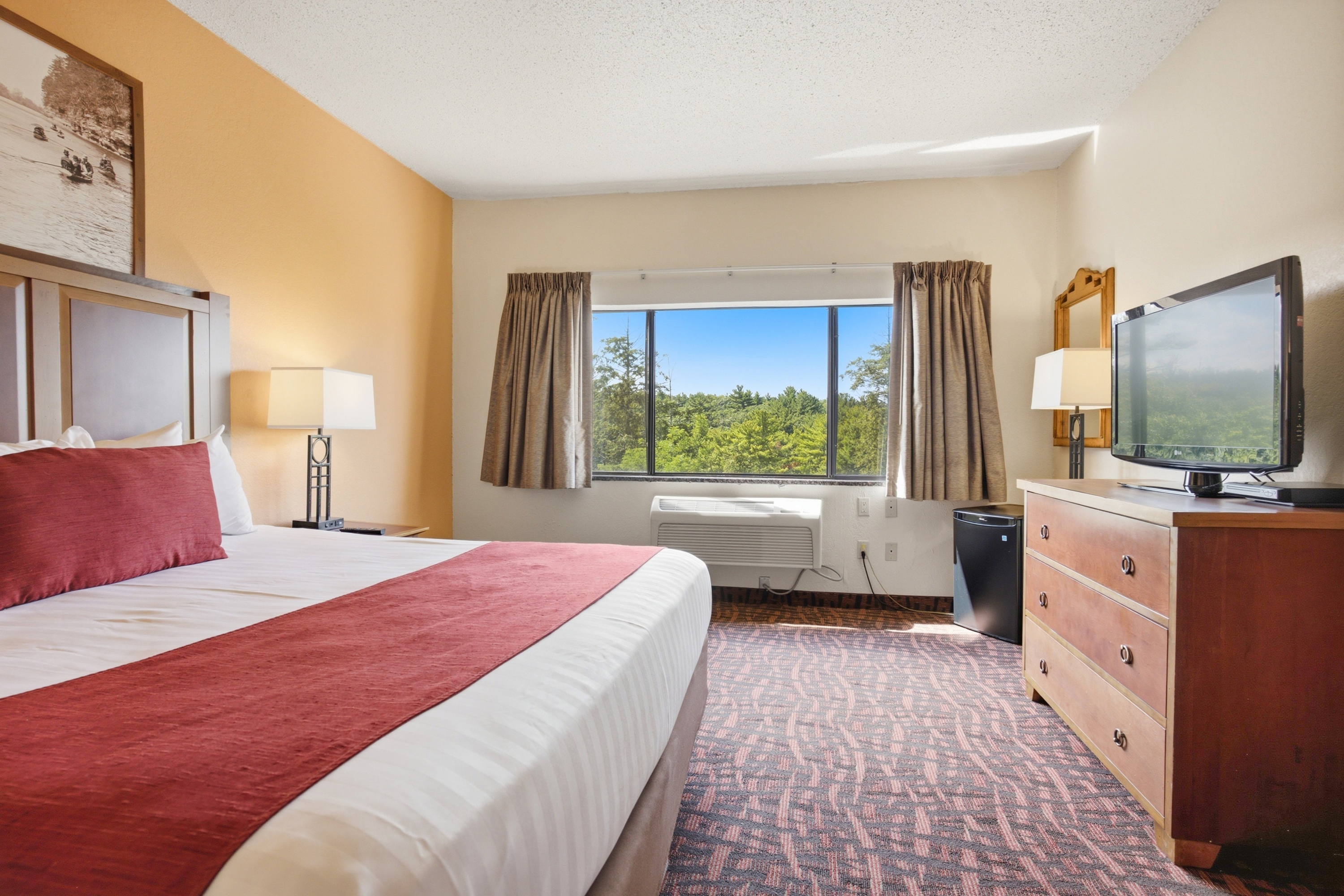 Guest room at the Chula Vista Resort, Trademark Collection by Wyndham in Wisconsin Dells, Wisconsin