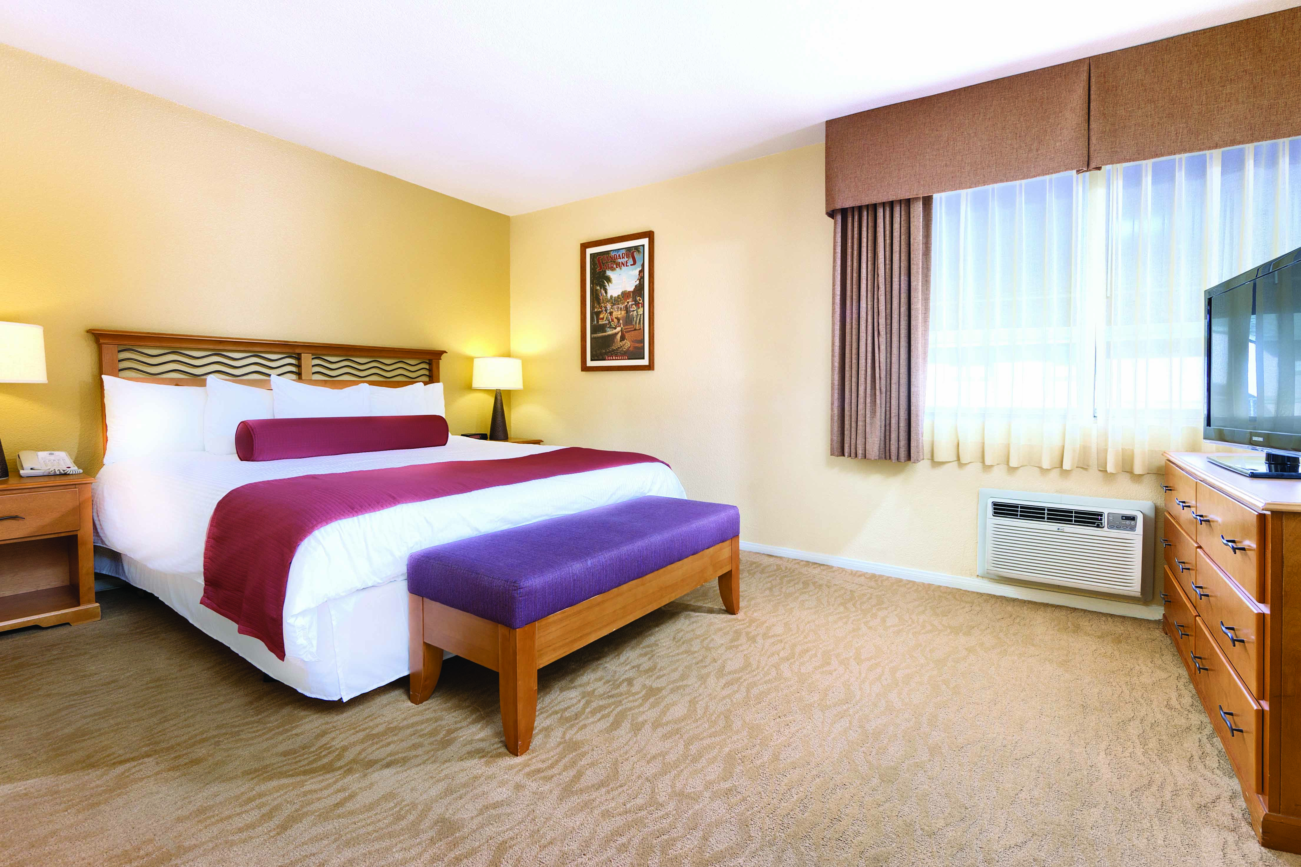 Guest room at the Club Wyndham Dolphin's Cove in Anaheim, California