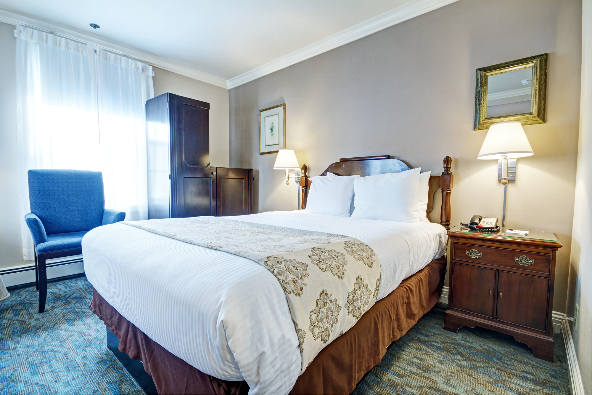 Guest room at the Inn At The Opera in San Francisco, California