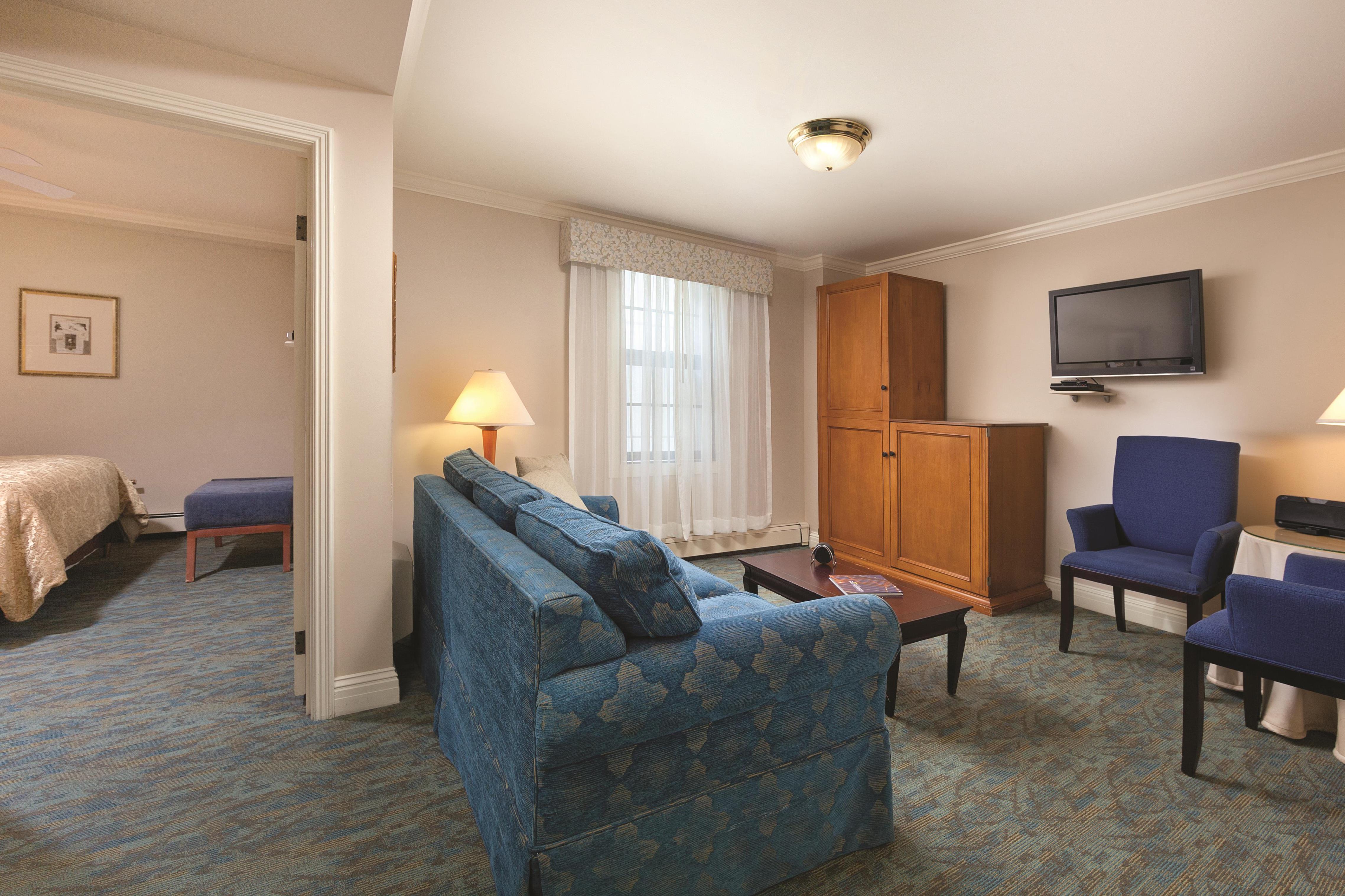 Guest room at the Inn At The Opera in San Francisco, California