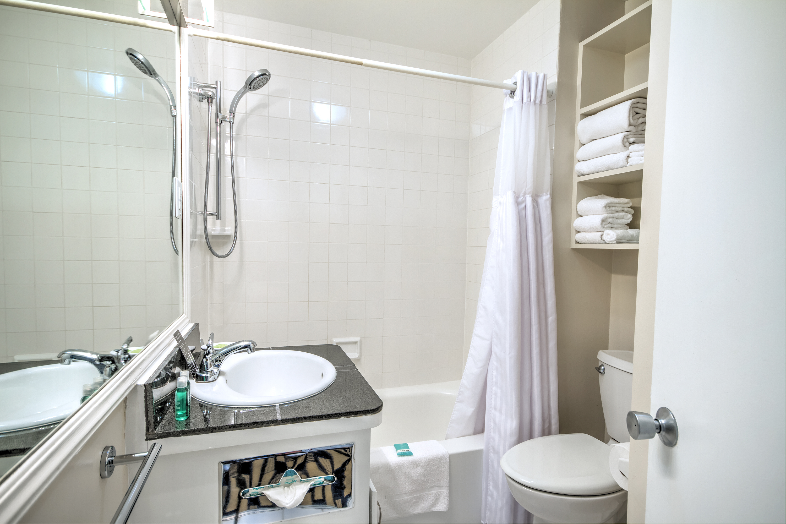 Guest room bath at the Suites at Fisherman's Wharf in San Francisco, California