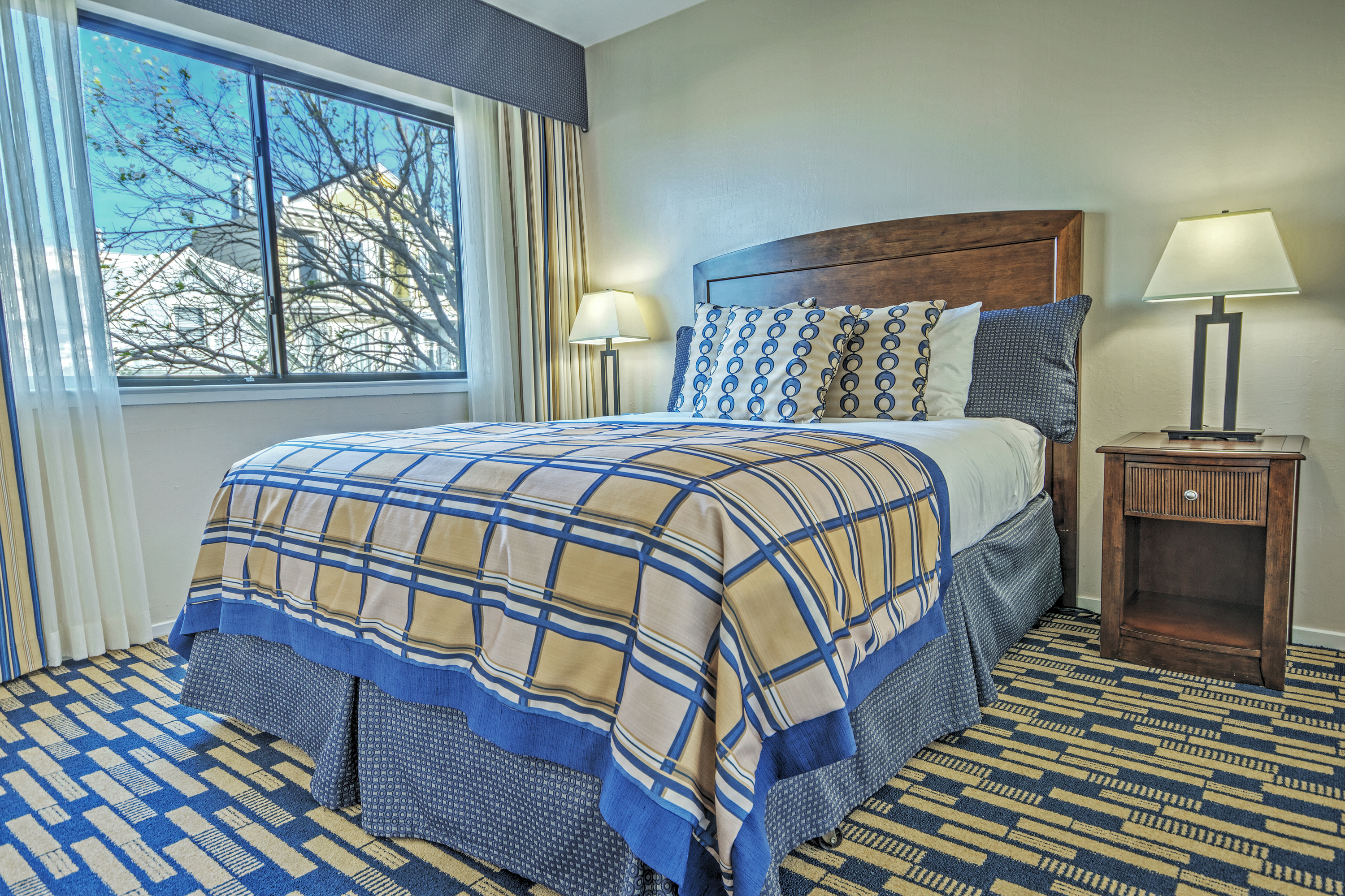 Guest room at the Suites at Fisherman's Wharf in San Francisco, California