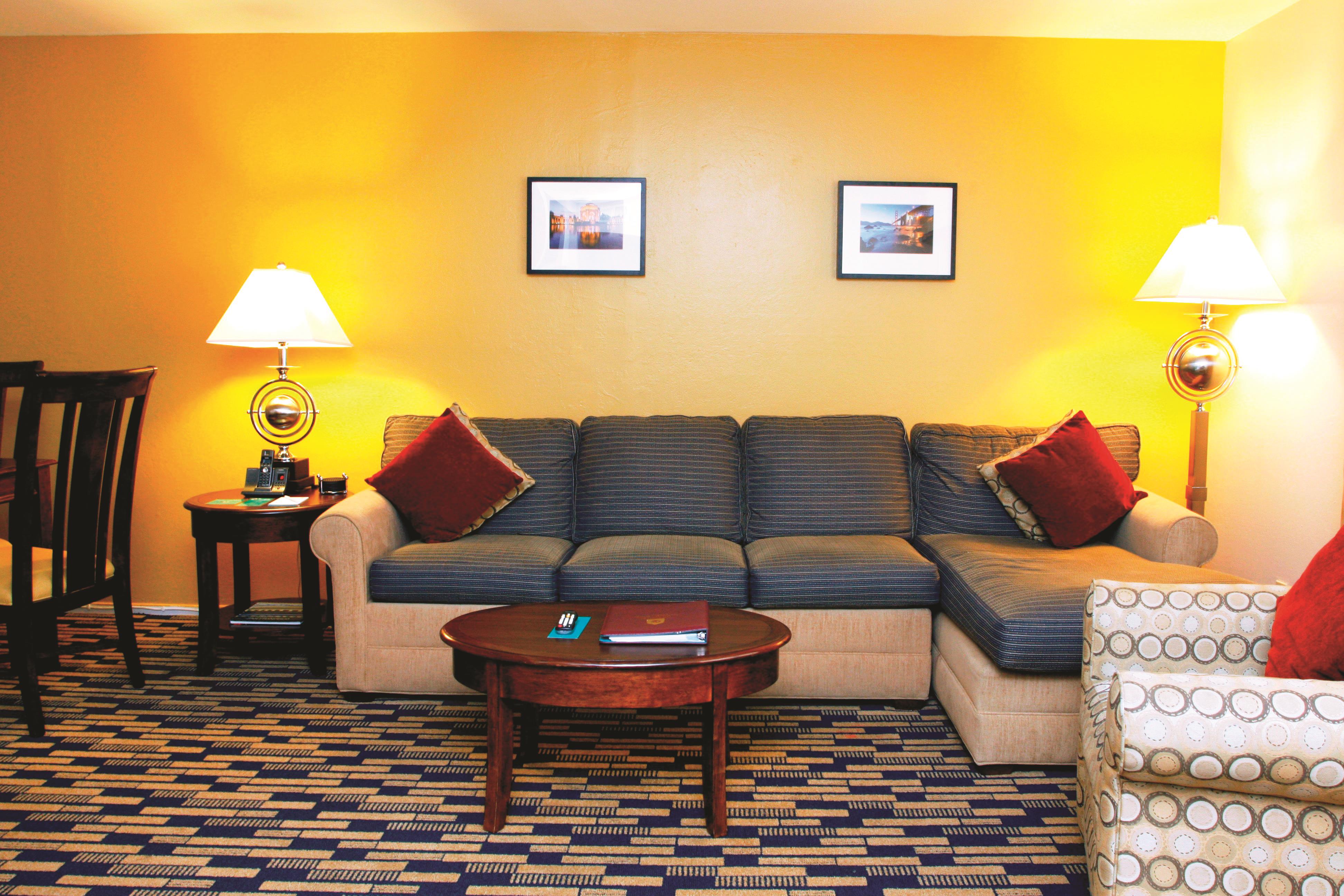 Guest room at the Suites at Fisherman's Wharf in San Francisco, California