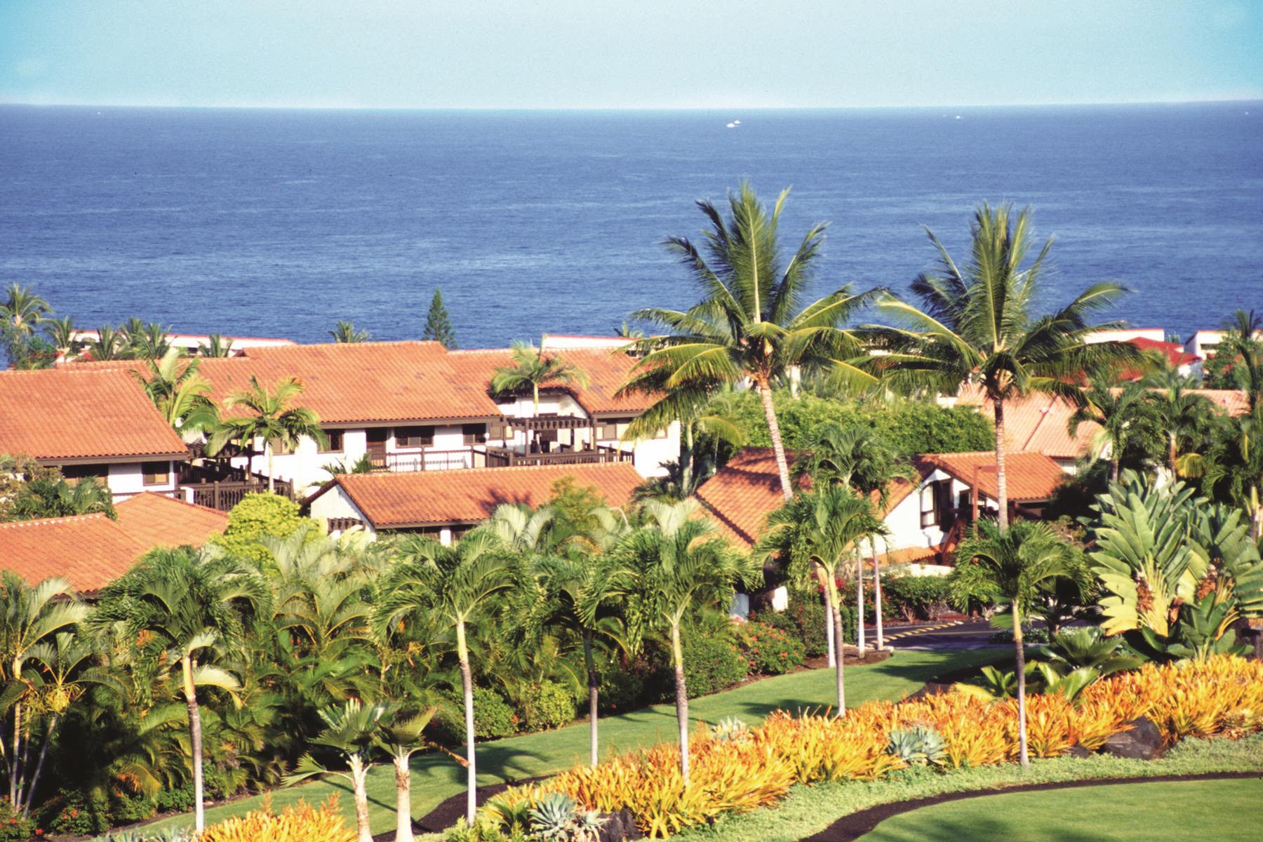 Exterior of Shell Vacations Club Kona Coast Resort hotel in Kailua Kona, Hawaii