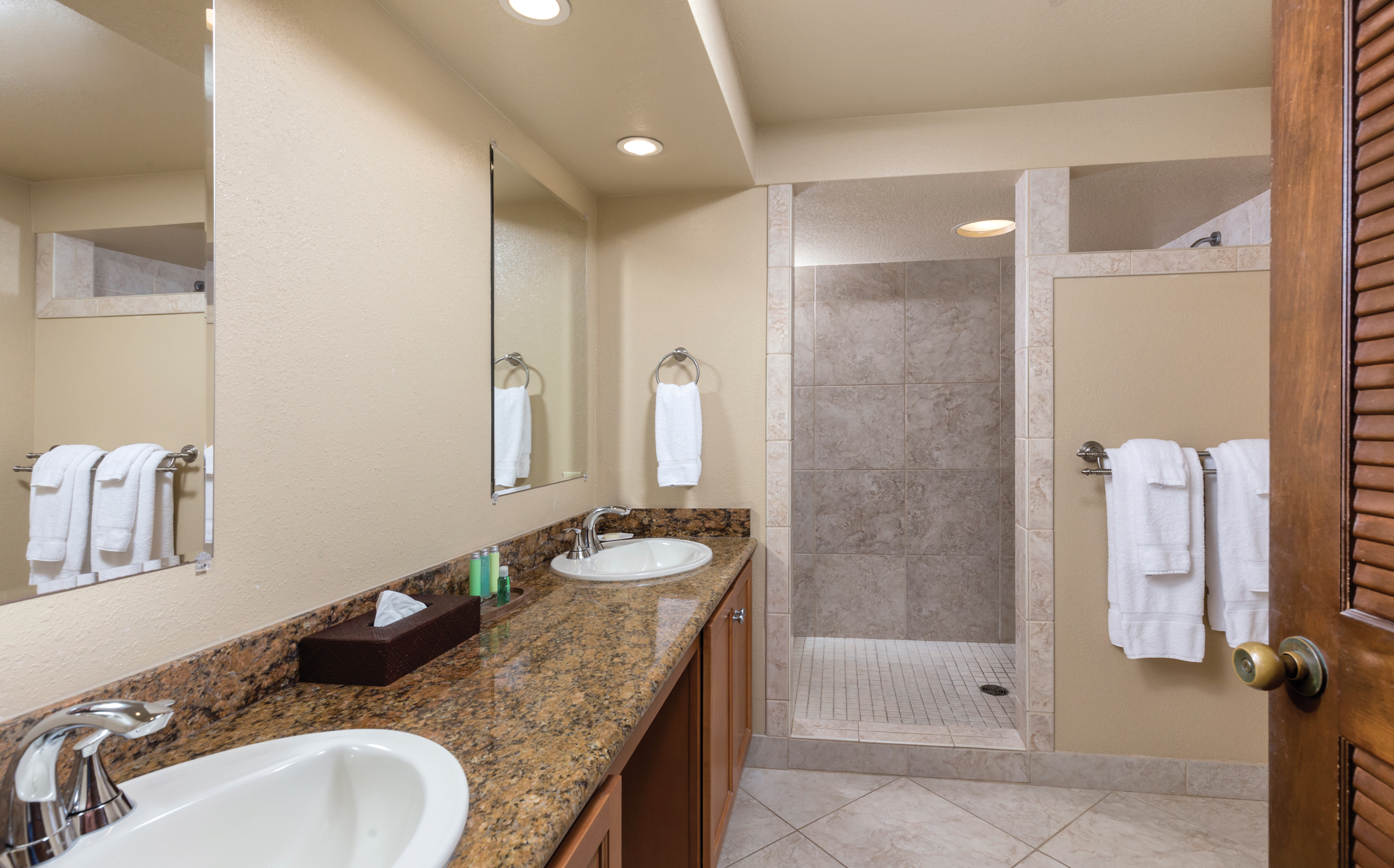 Guest room at the Shell Vacations Club Kona Coast Resort in Kailua Kona, Hawaii