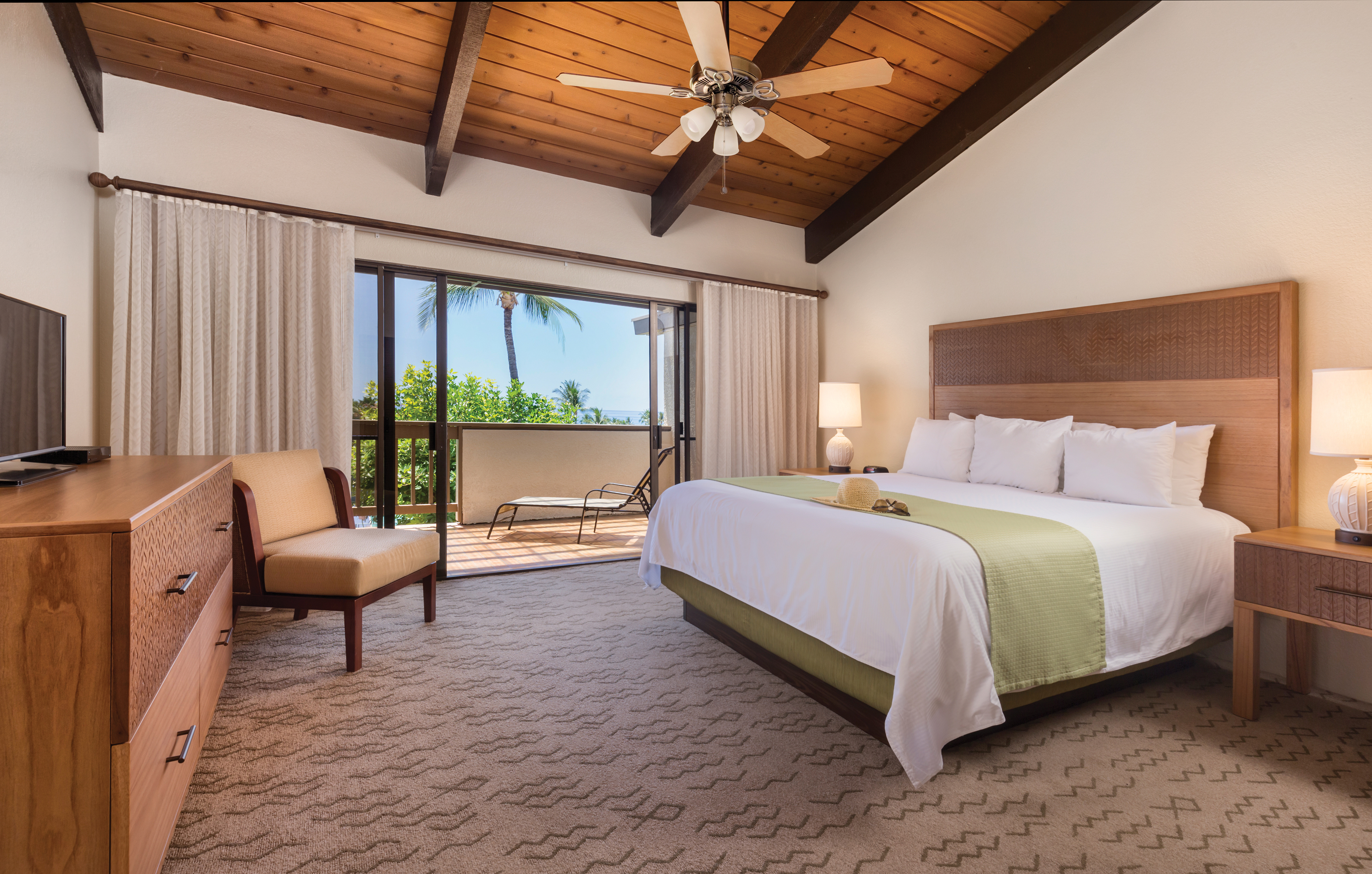 Guest room at the Shell Vacations Club Kona Coast Resort in Kailua Kona, Hawaii