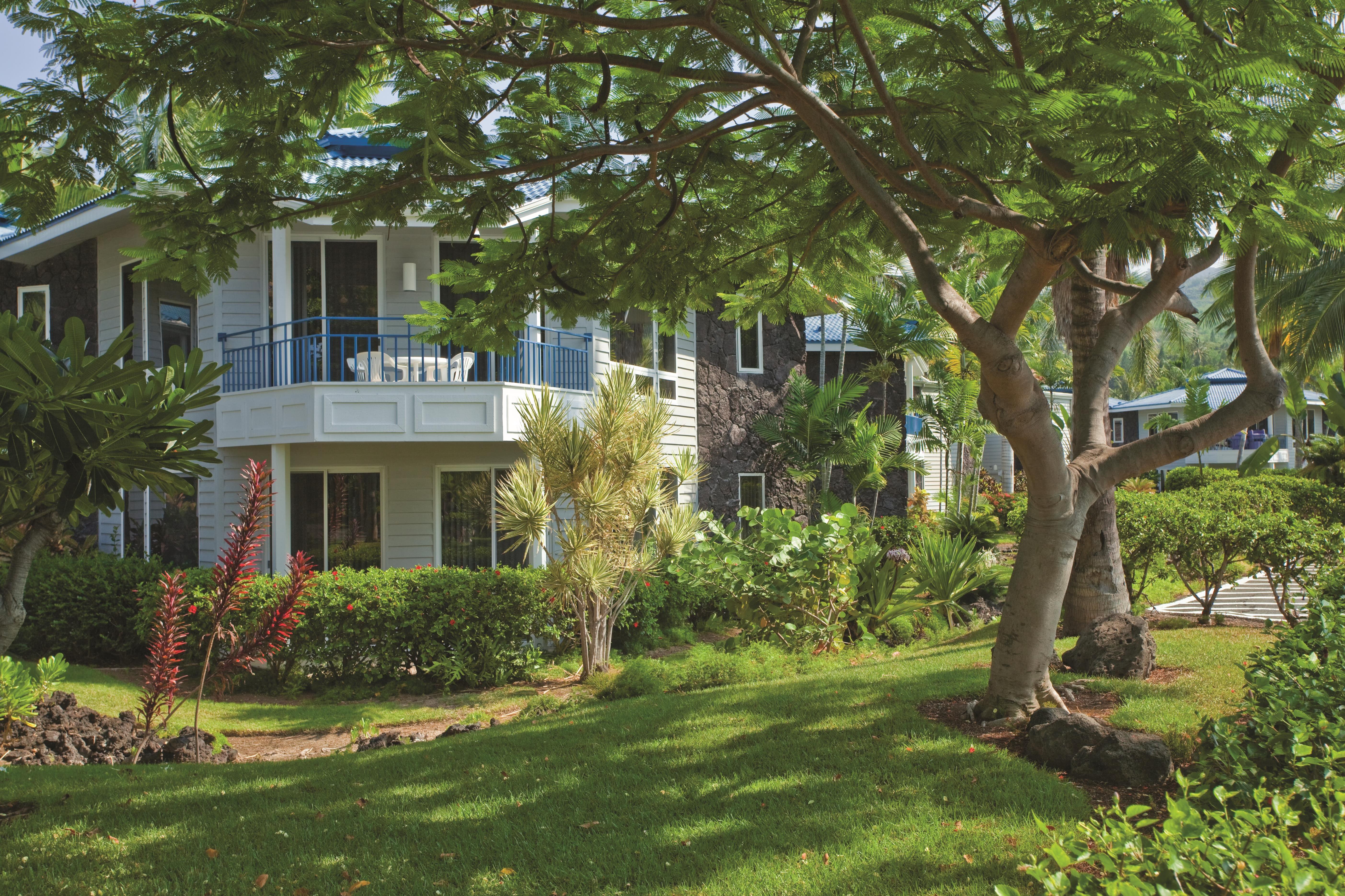 Exterior of Shell Vacations Club Holua Resort at the Mauna Loa Village hotel in Kailua Kona, Hawaii