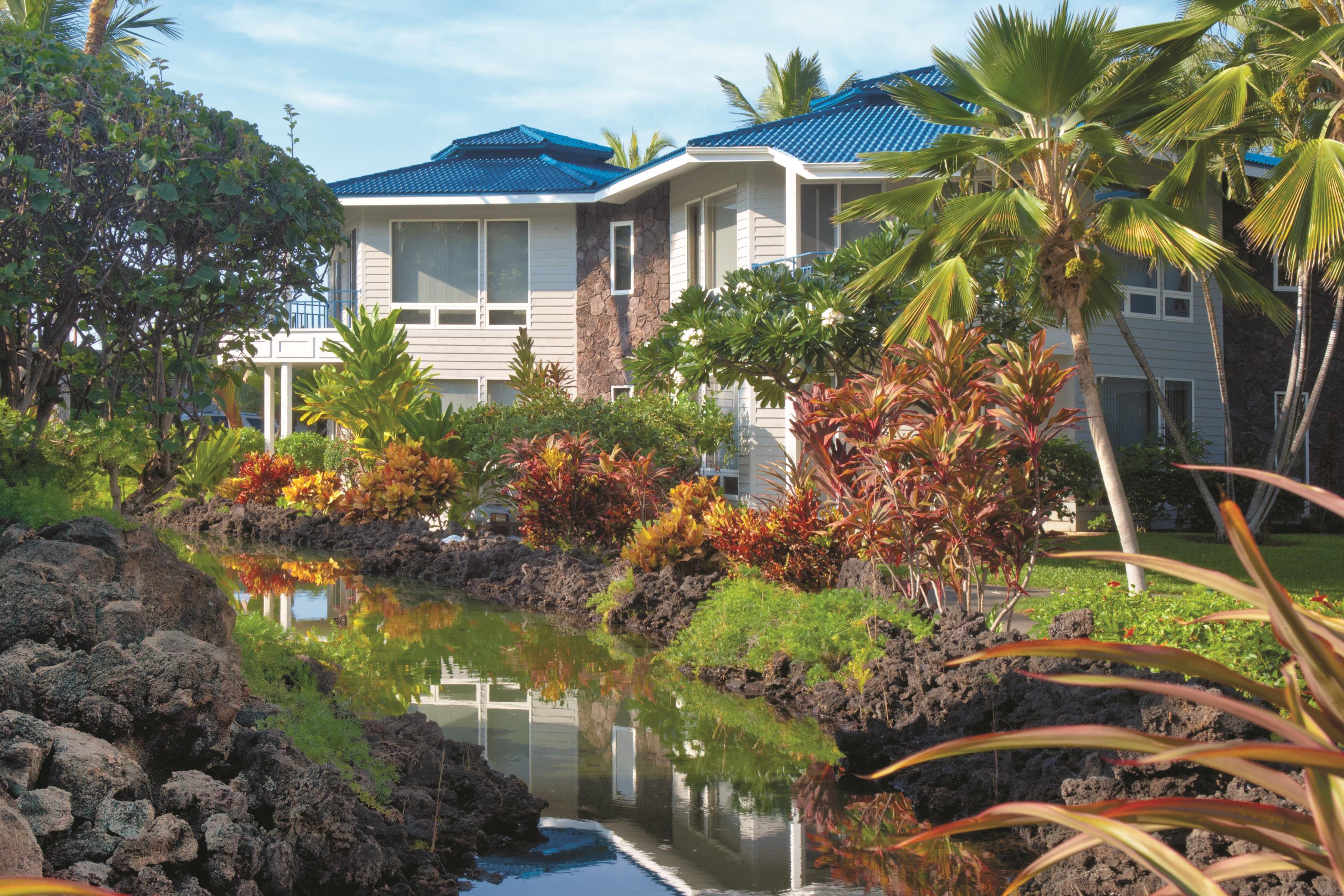 Exterior of Shell Vacations Club Holua Resort at the Mauna Loa Village hotel in Kailua Kona, Hawaii