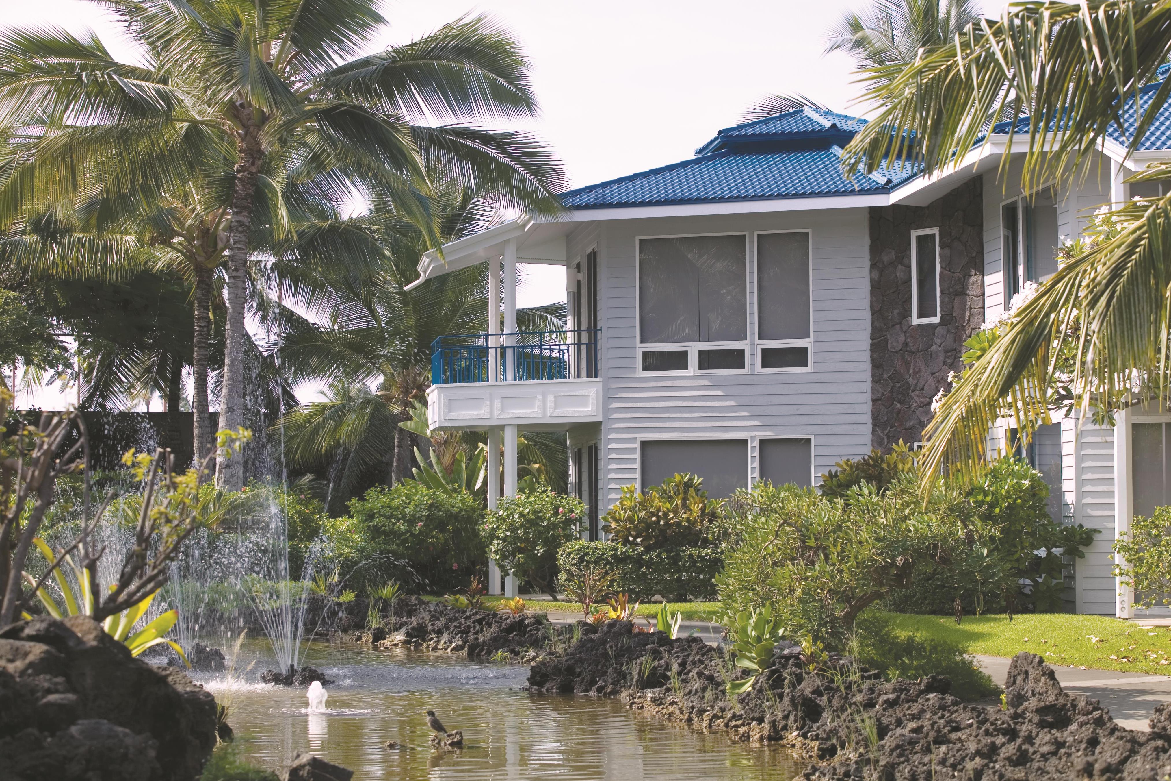 Exterior of Shell Vacations Club Holua Resort at the Mauna Loa Village hotel in Kailua Kona, Hawaii