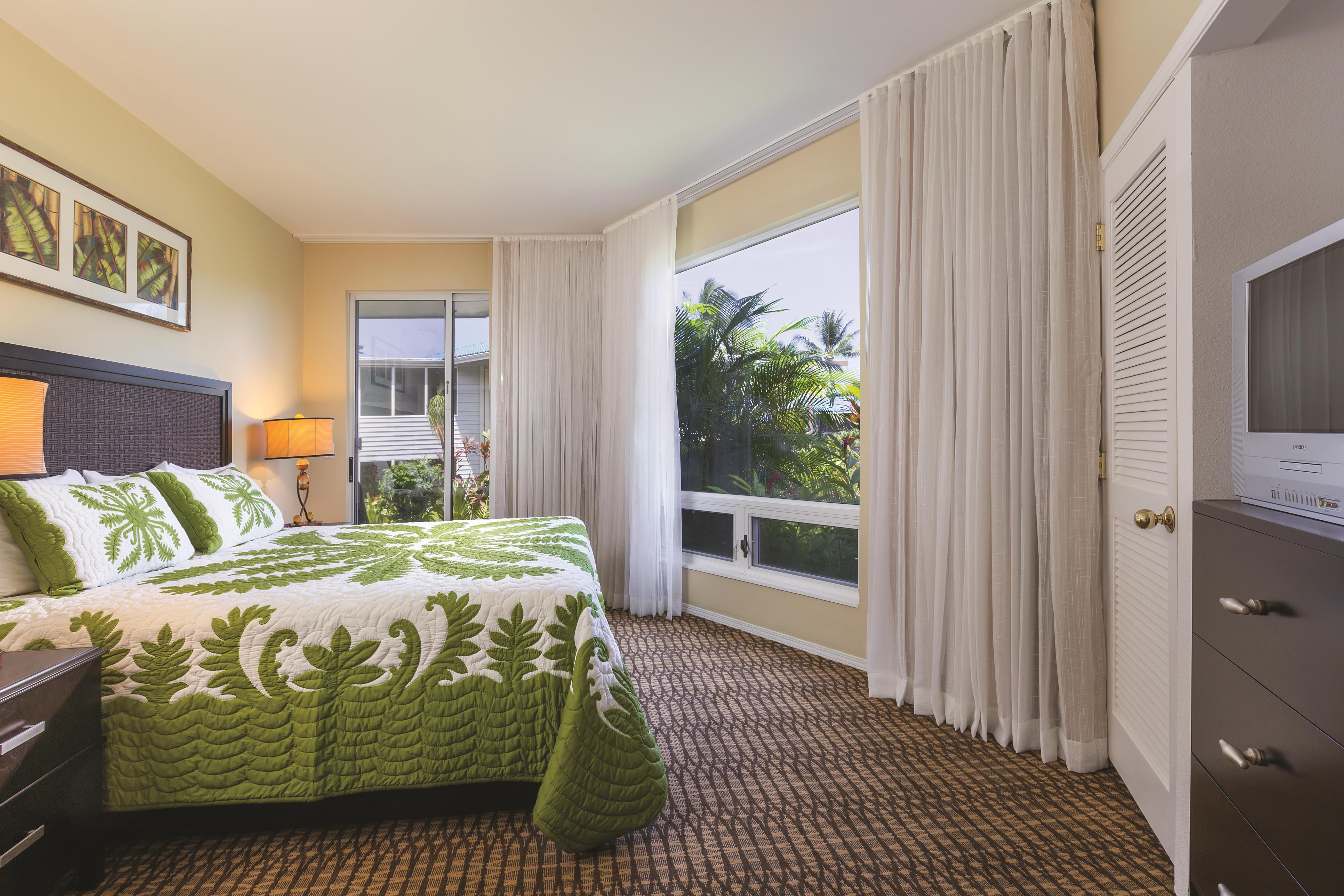 Guest room at the Shell Vacations Club Holua Resort at the Mauna Loa Village in Kailua Kona, Hawaii