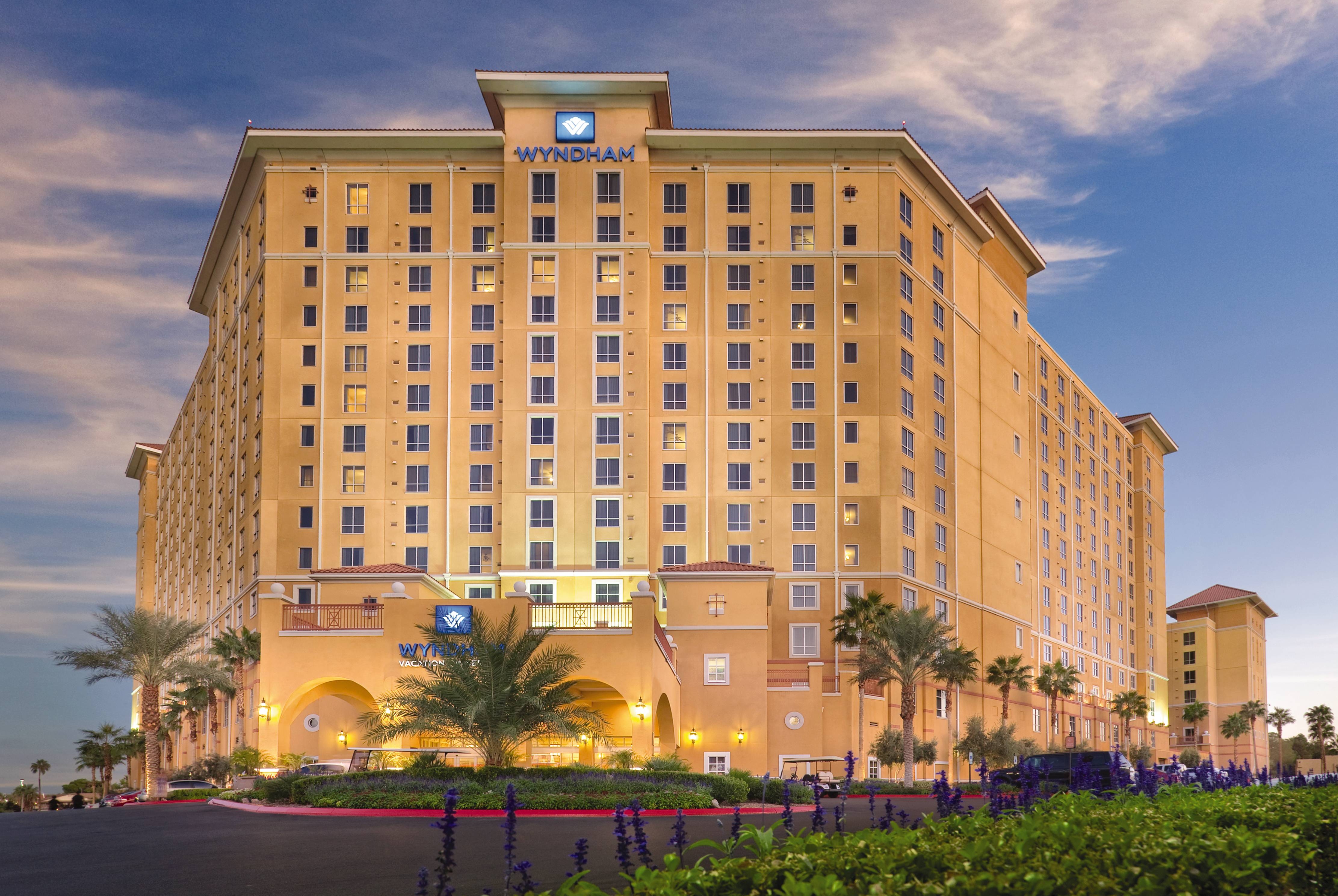 Front Exterior Image of Club Wyndham Grand Desert hotel in Las Vegas, Nevada