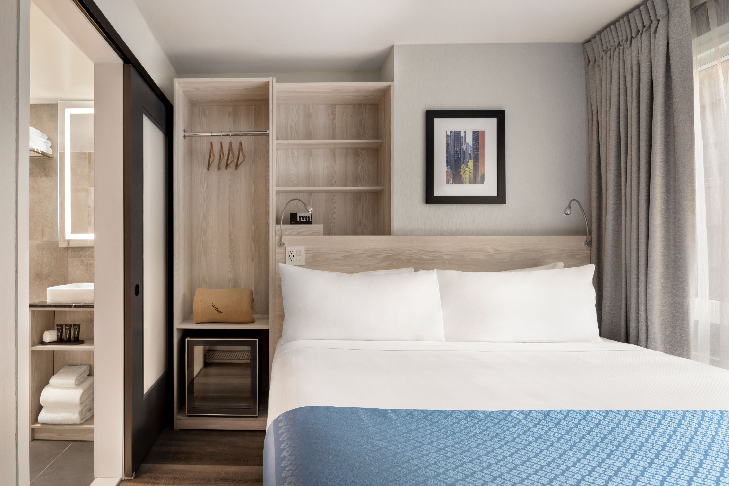 Guest room at the Wingate by Wyndham New York Midtown South/5th Ave in New York City, New York