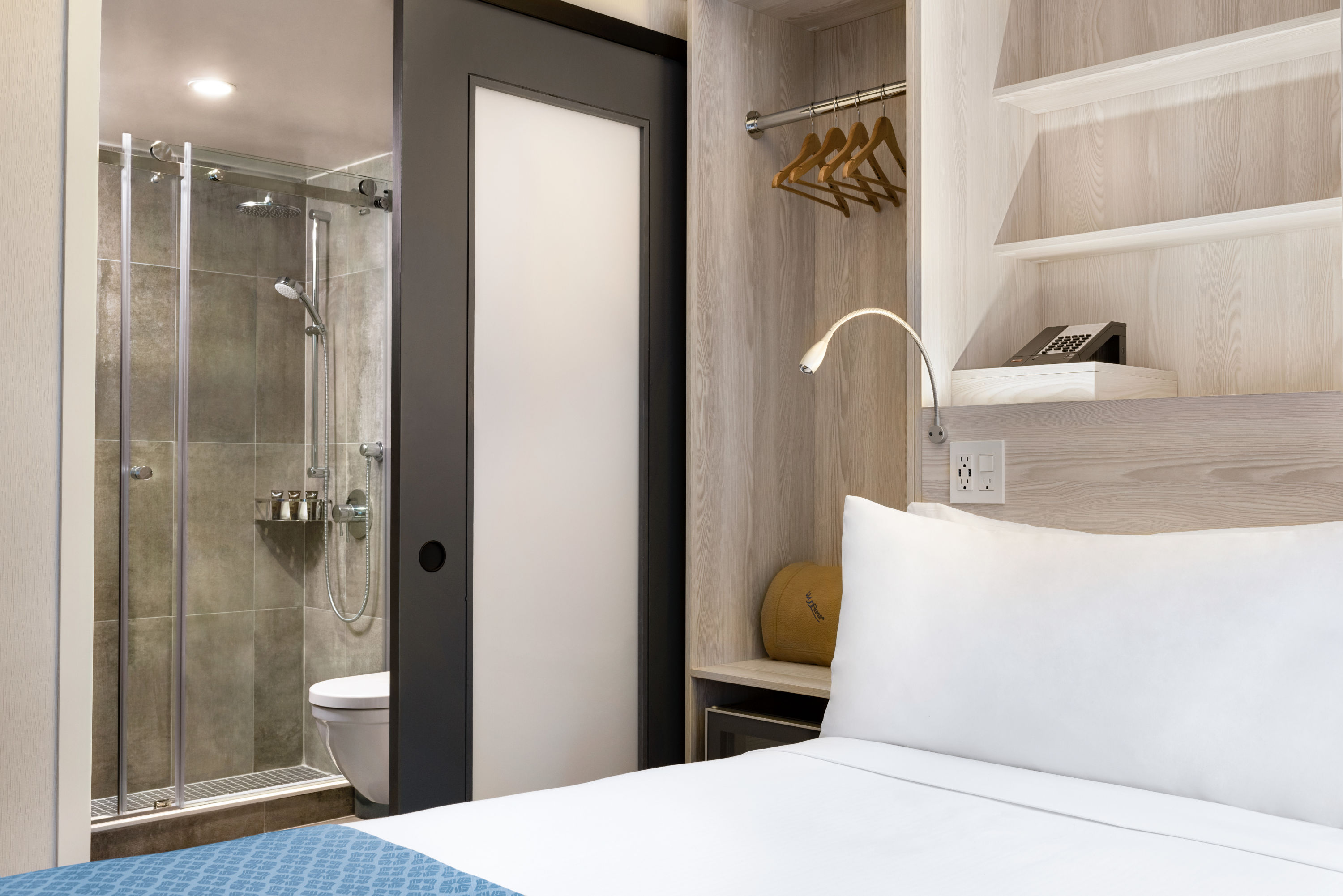 Guest room at the Wingate by Wyndham New York Midtown South/5th Ave in New York City, New York