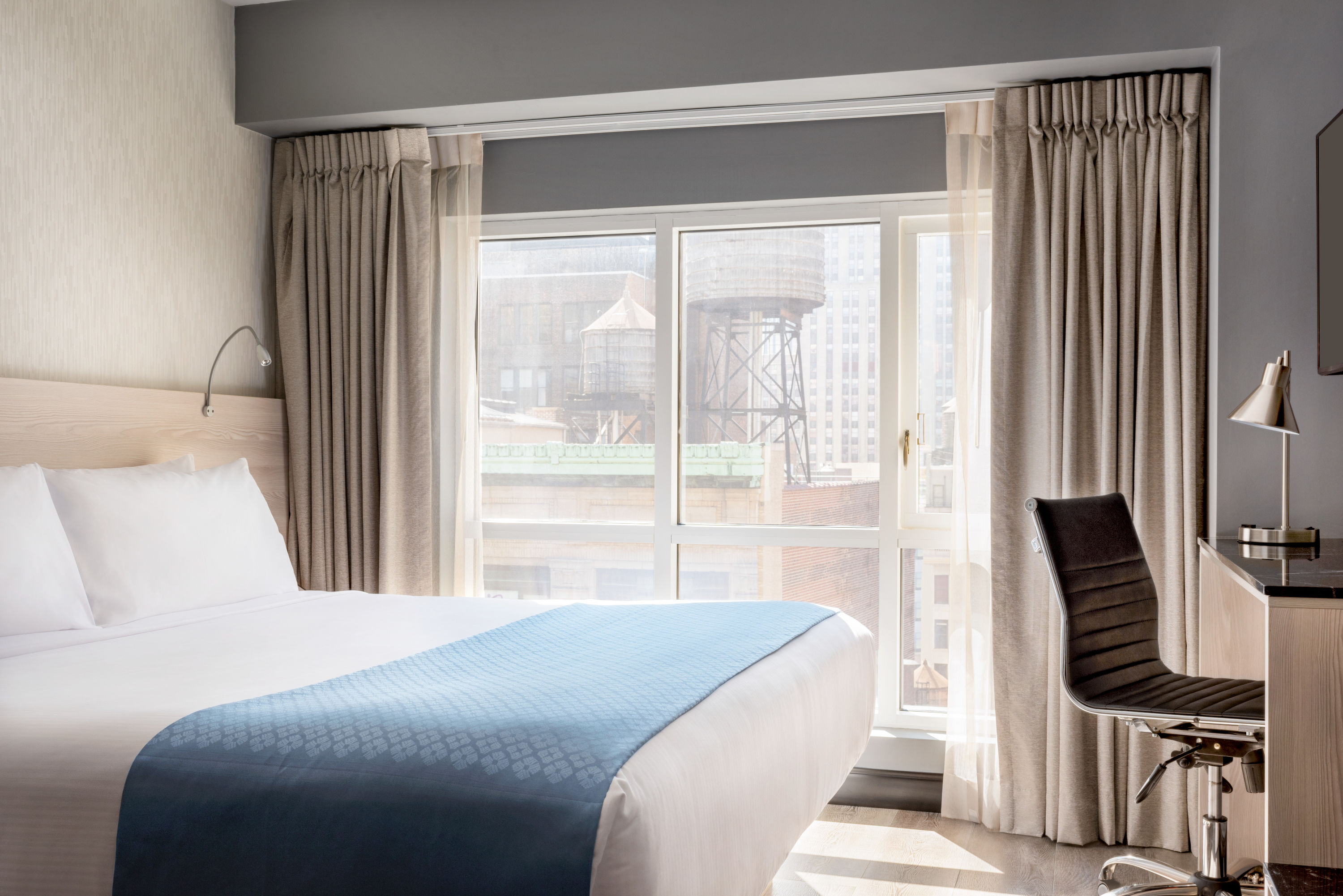 Guest room at the Wingate by Wyndham New York Midtown South/5th Ave in New York City, New York