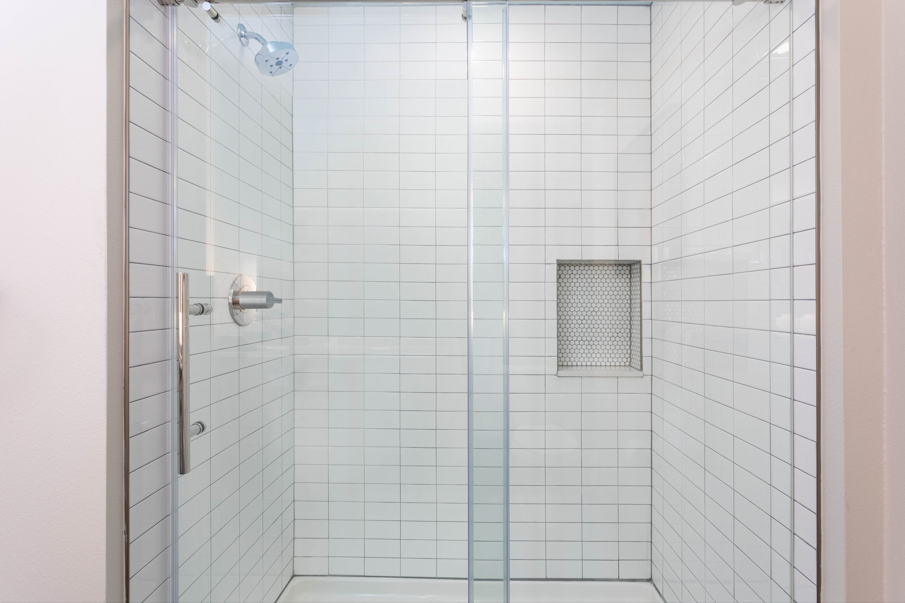 Guest room bath at the TRYP by Wyndham Orlando in Orlando, Florida