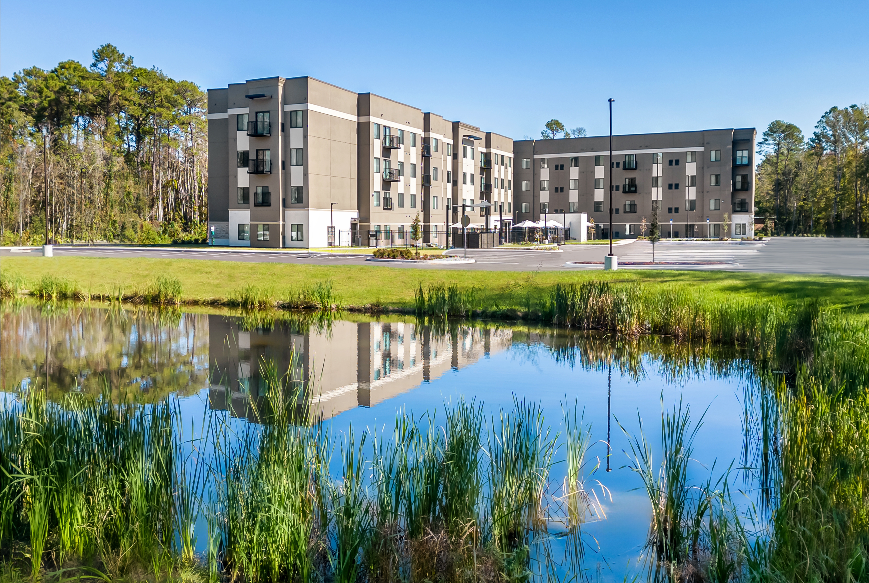 Exterior of WaterWalk Extended Stay Jacksonville Deerwood Pk hotel in Jacksonville, Florida